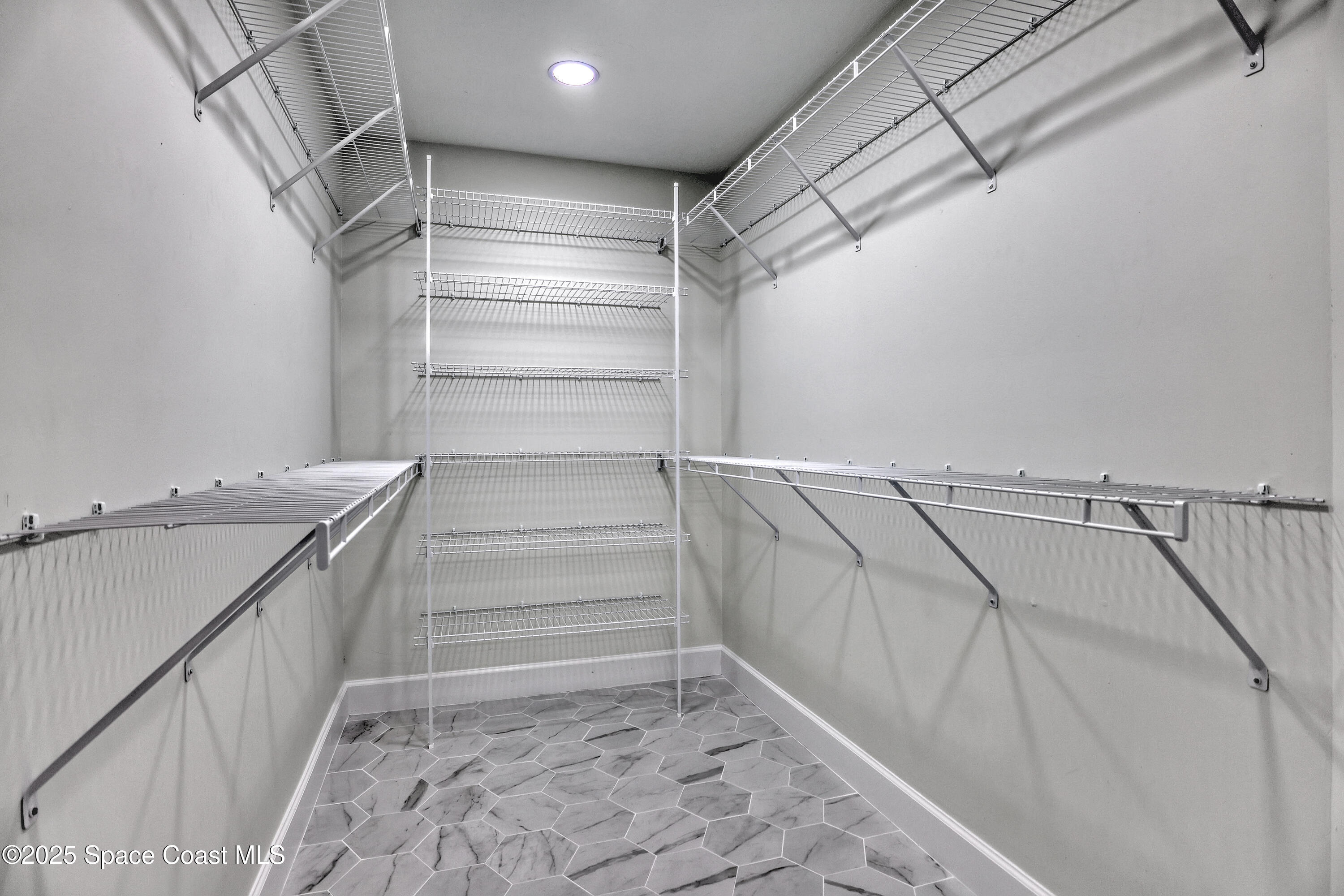 781 Bremerhaven Street NW