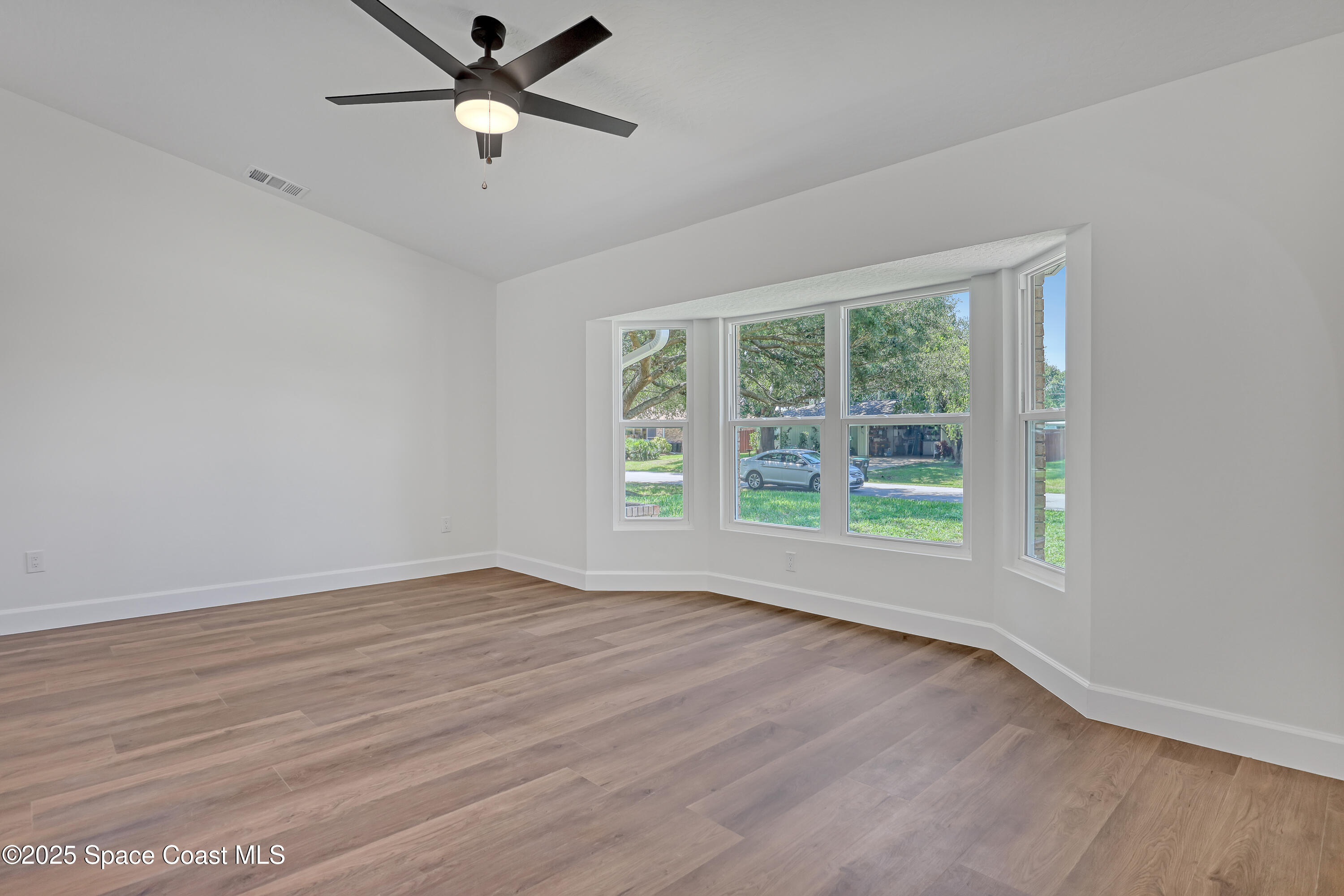 781 Bremerhaven Street NW