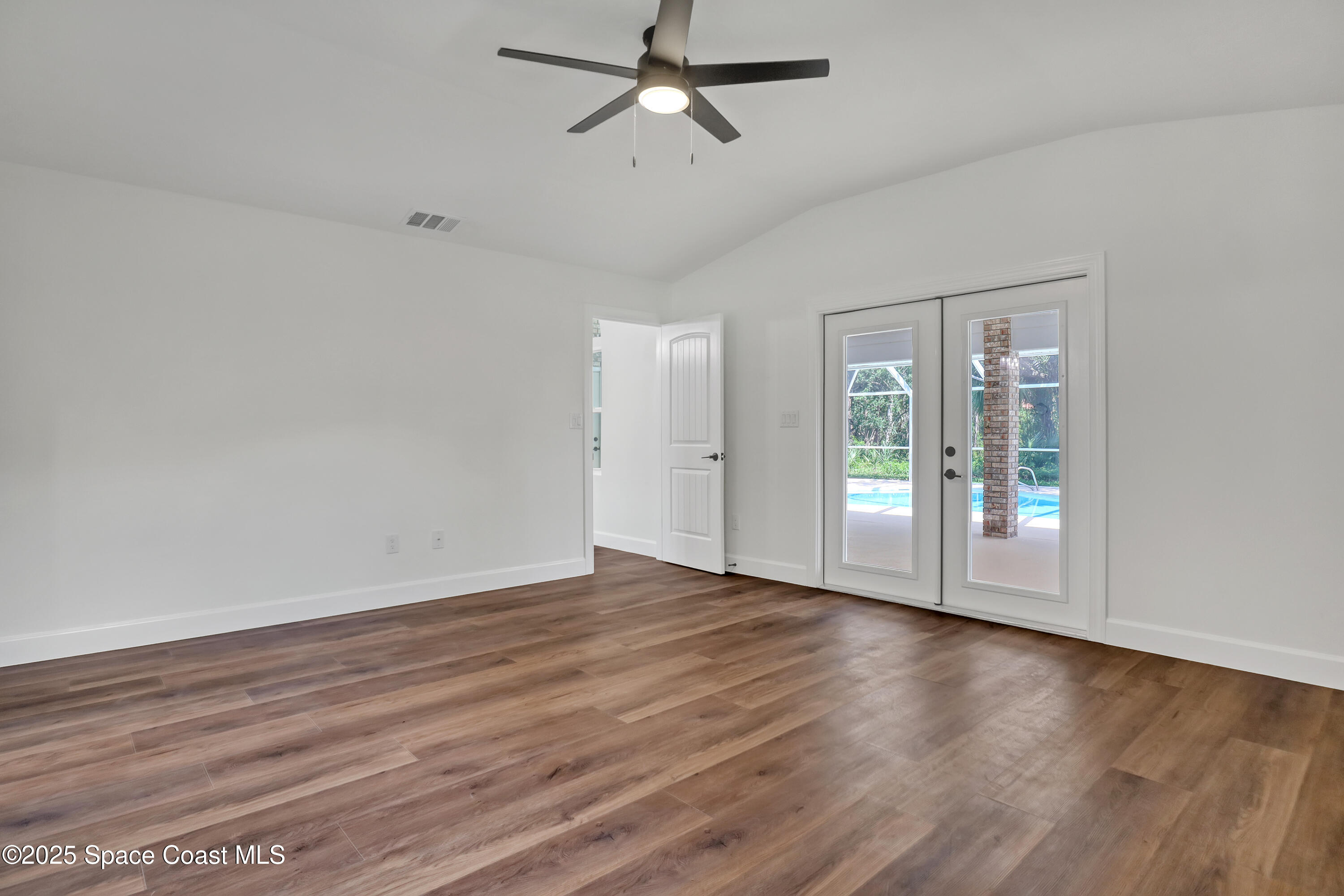 781 Bremerhaven Street NW