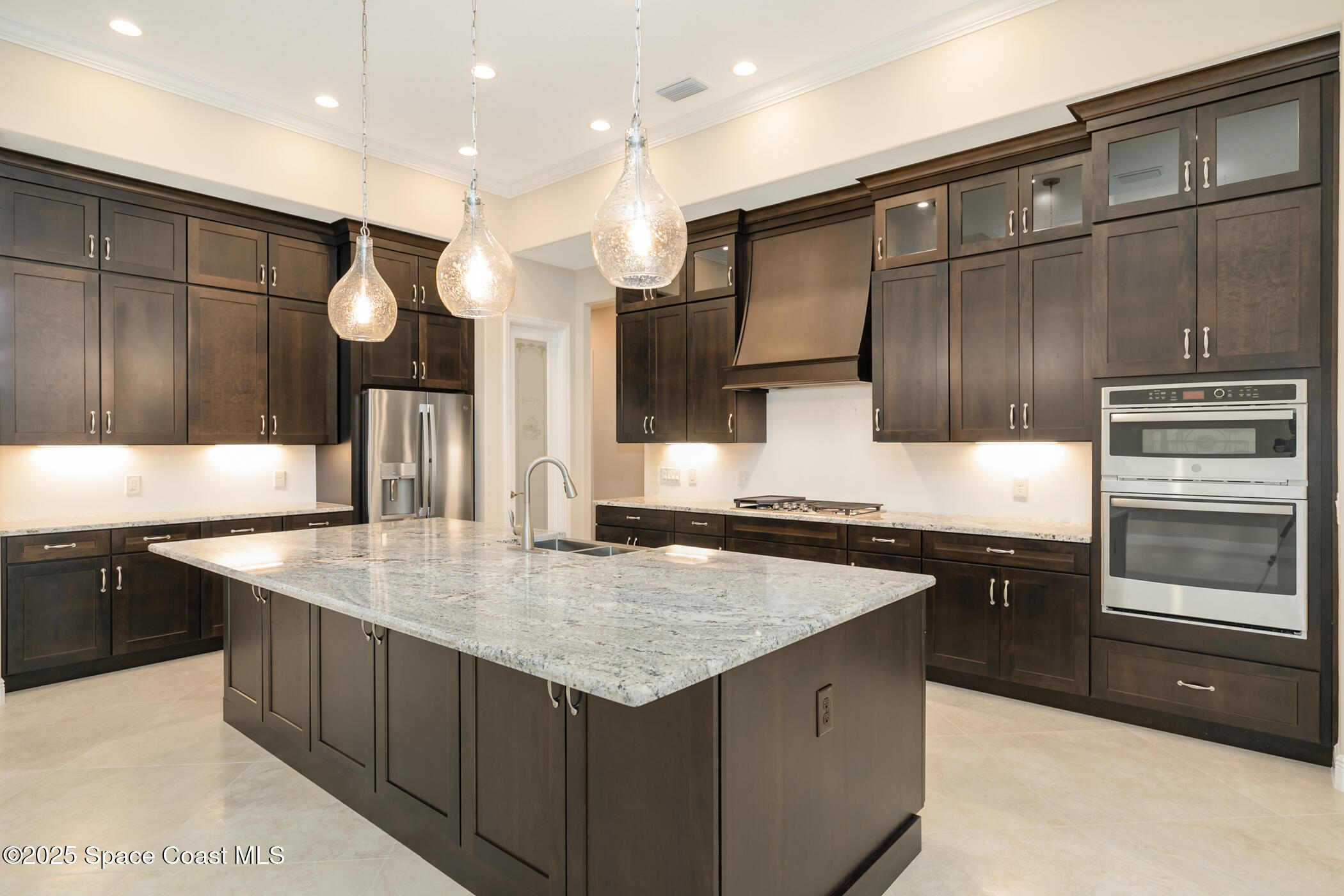 1081 Italia Court