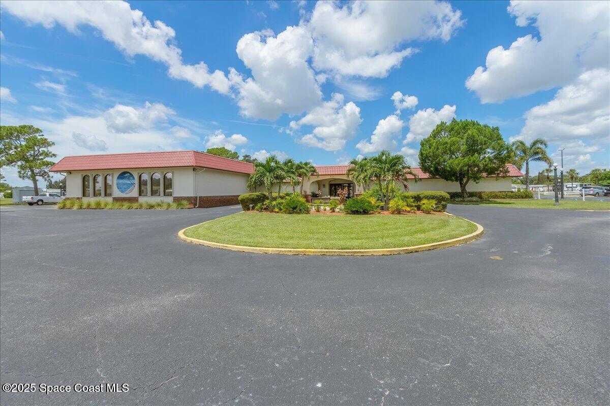 254 Holiday Park Boulevard NE