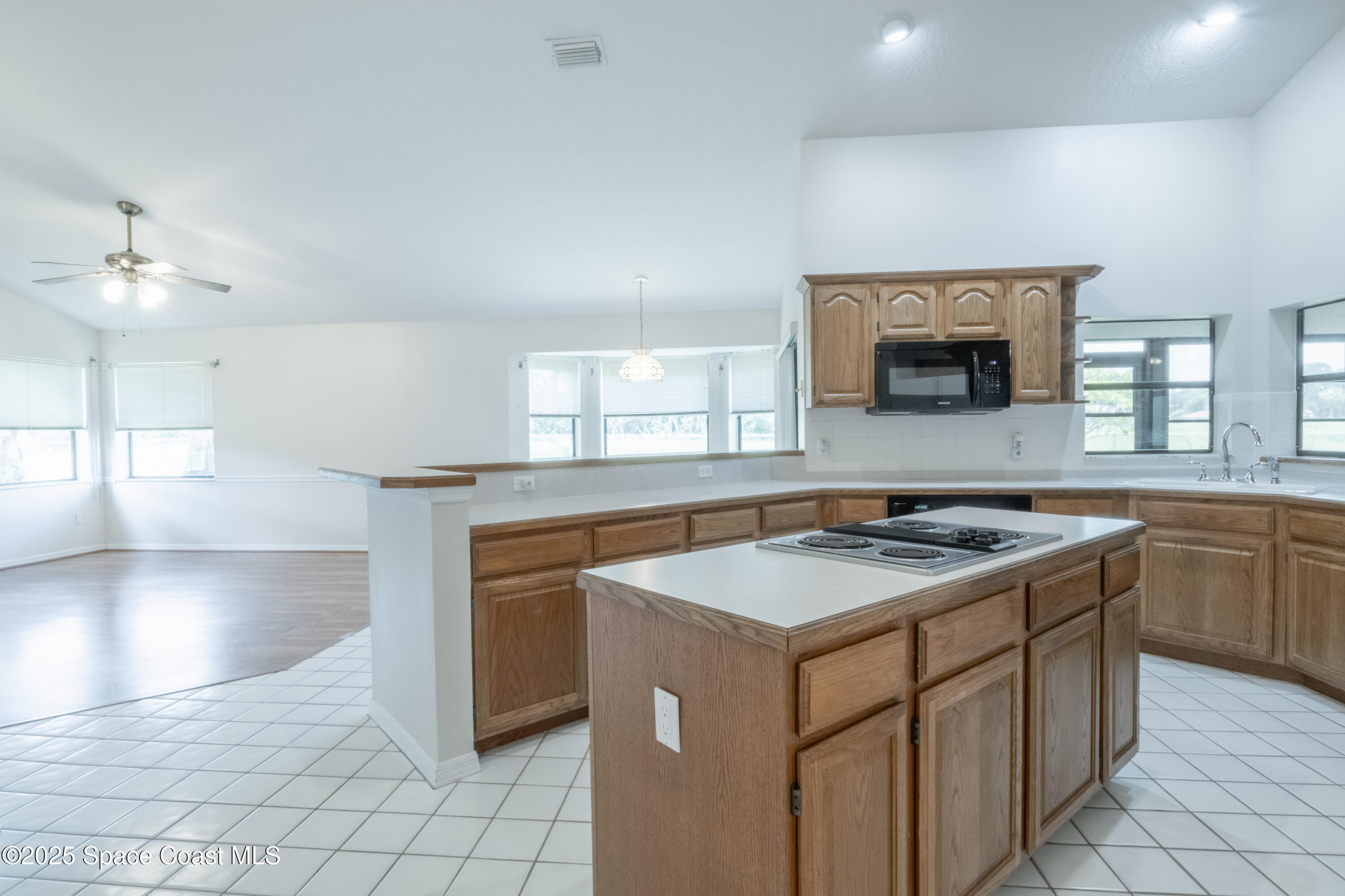 853 Brisbane Street NE