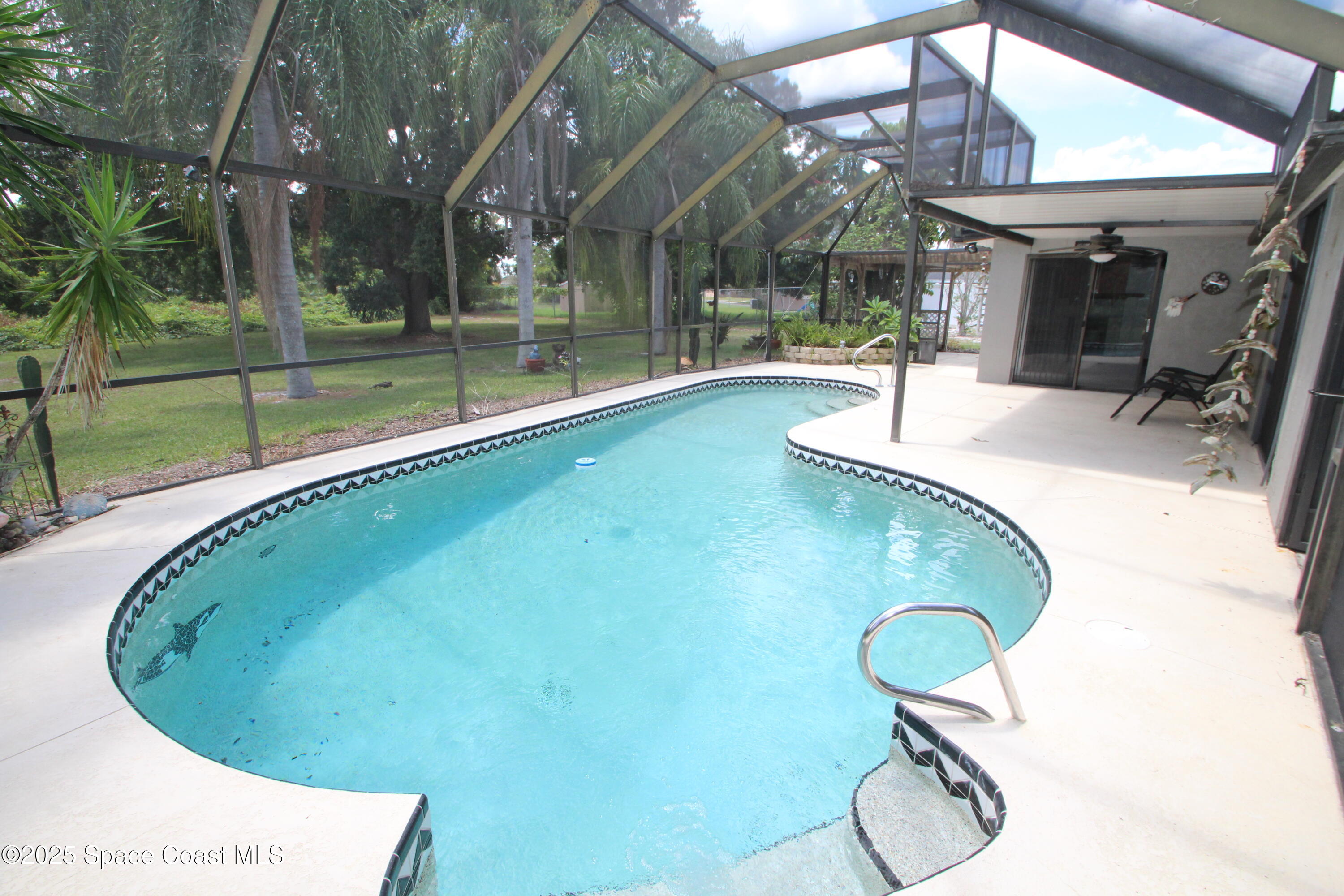 1252 Caspian Court NE