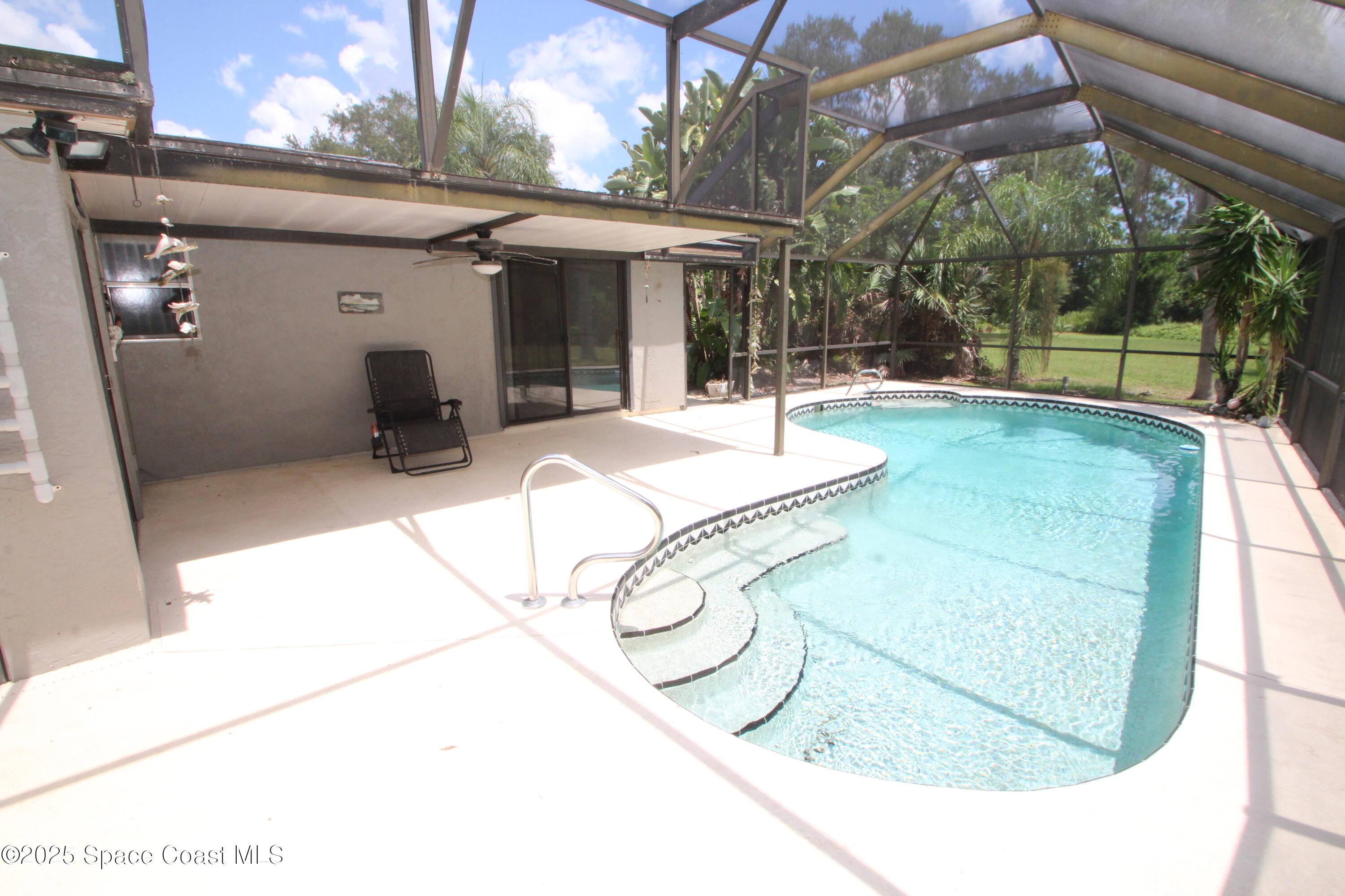 1252 Caspian Court NE