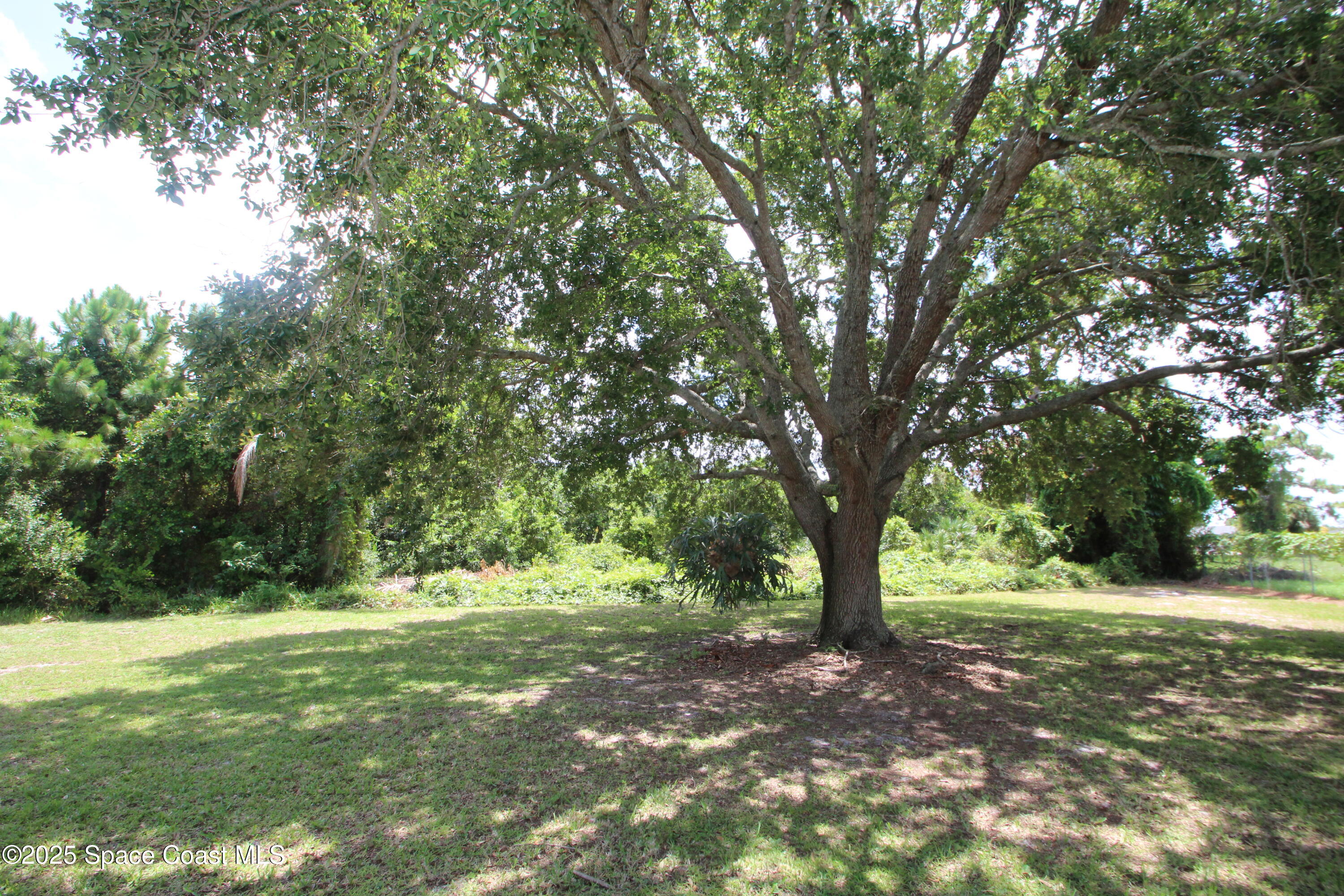 1252 Caspian Court NE