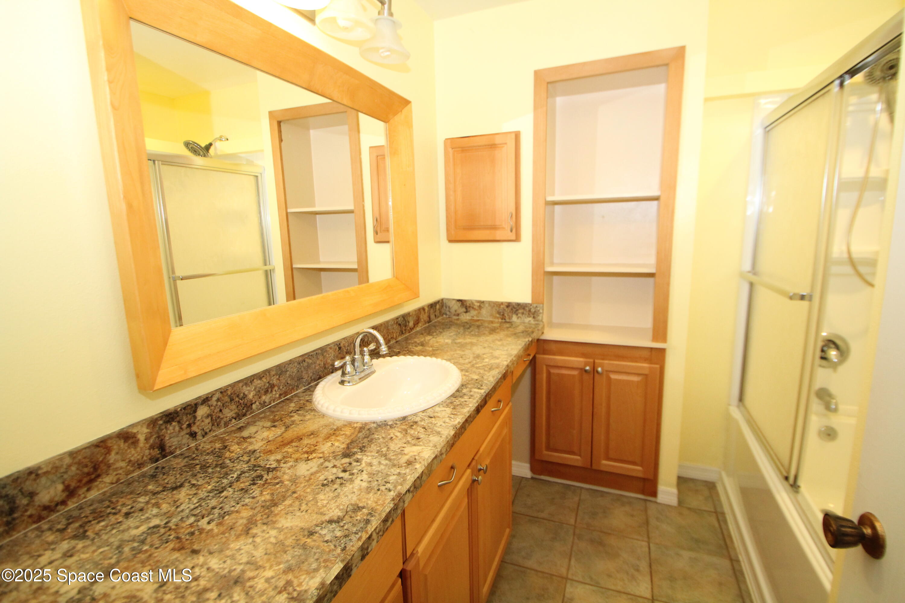 1252 Caspian Court NE