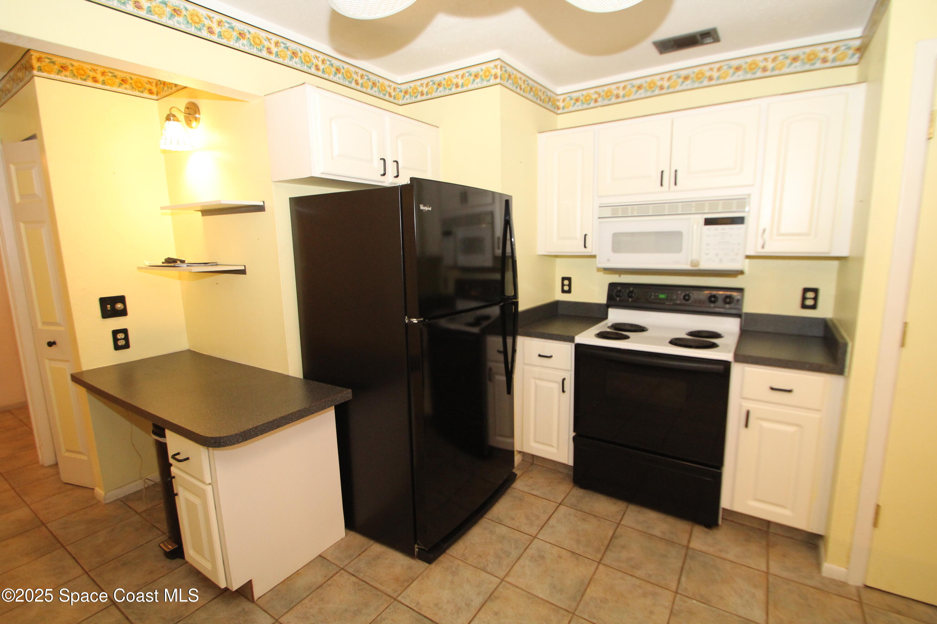 1252 Caspian Court NE