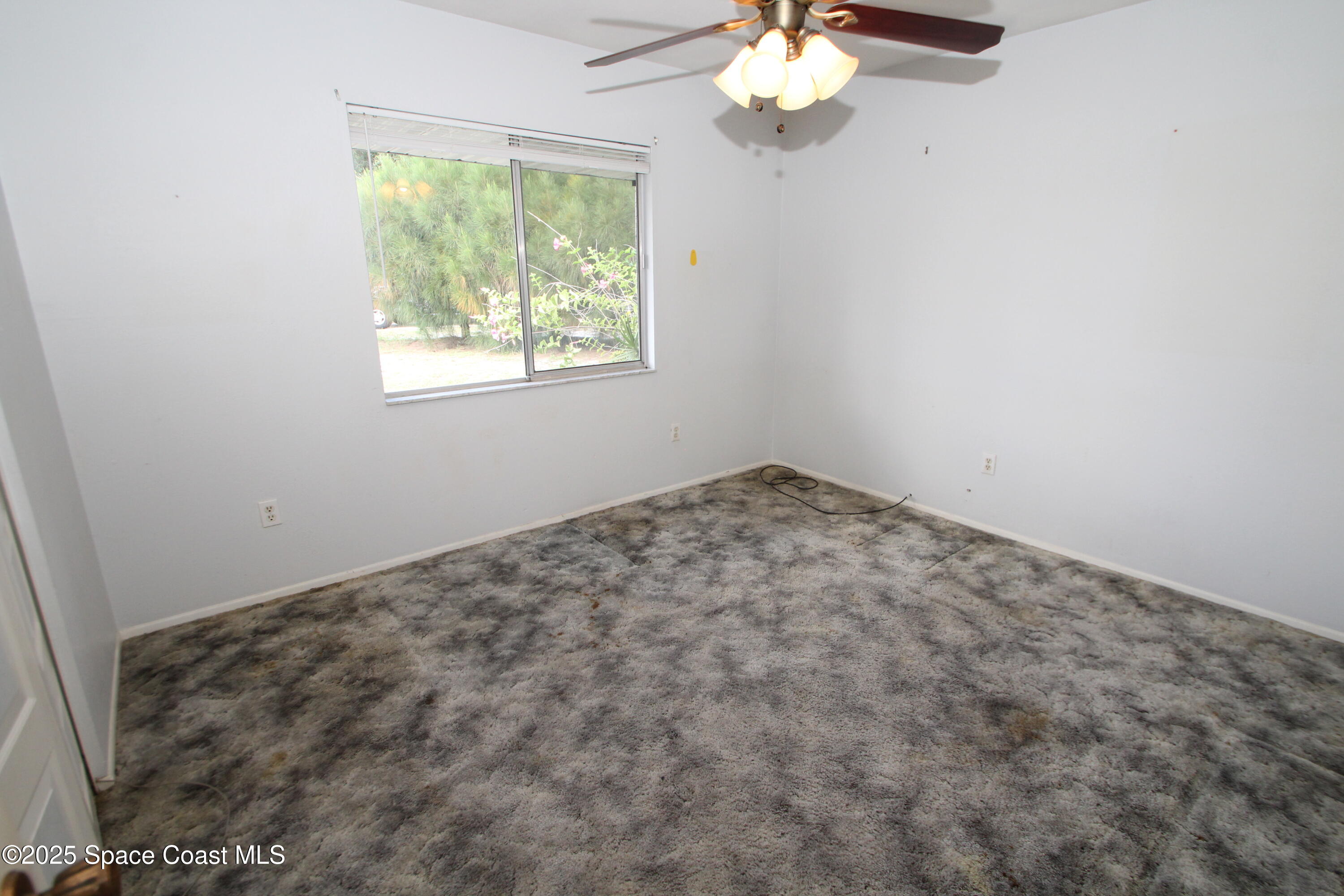 1252 Caspian Court NE