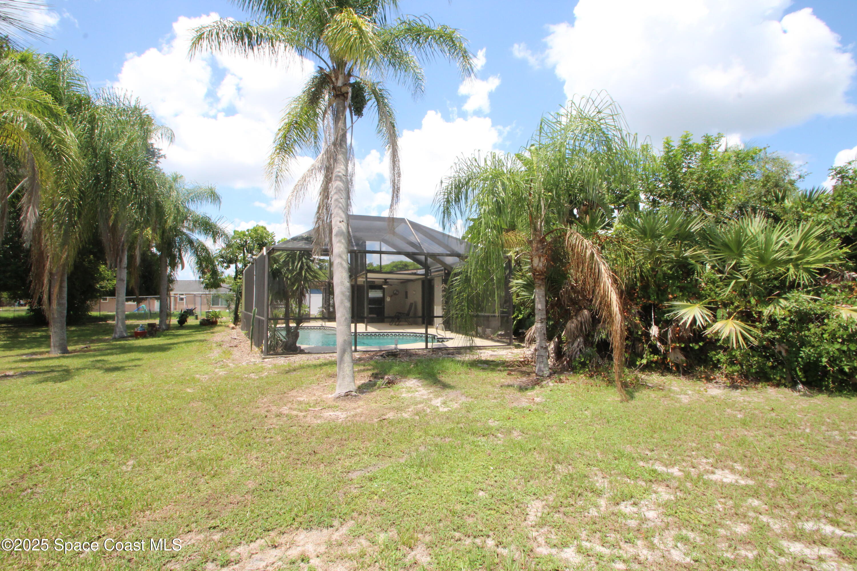 1252 Caspian Court NE