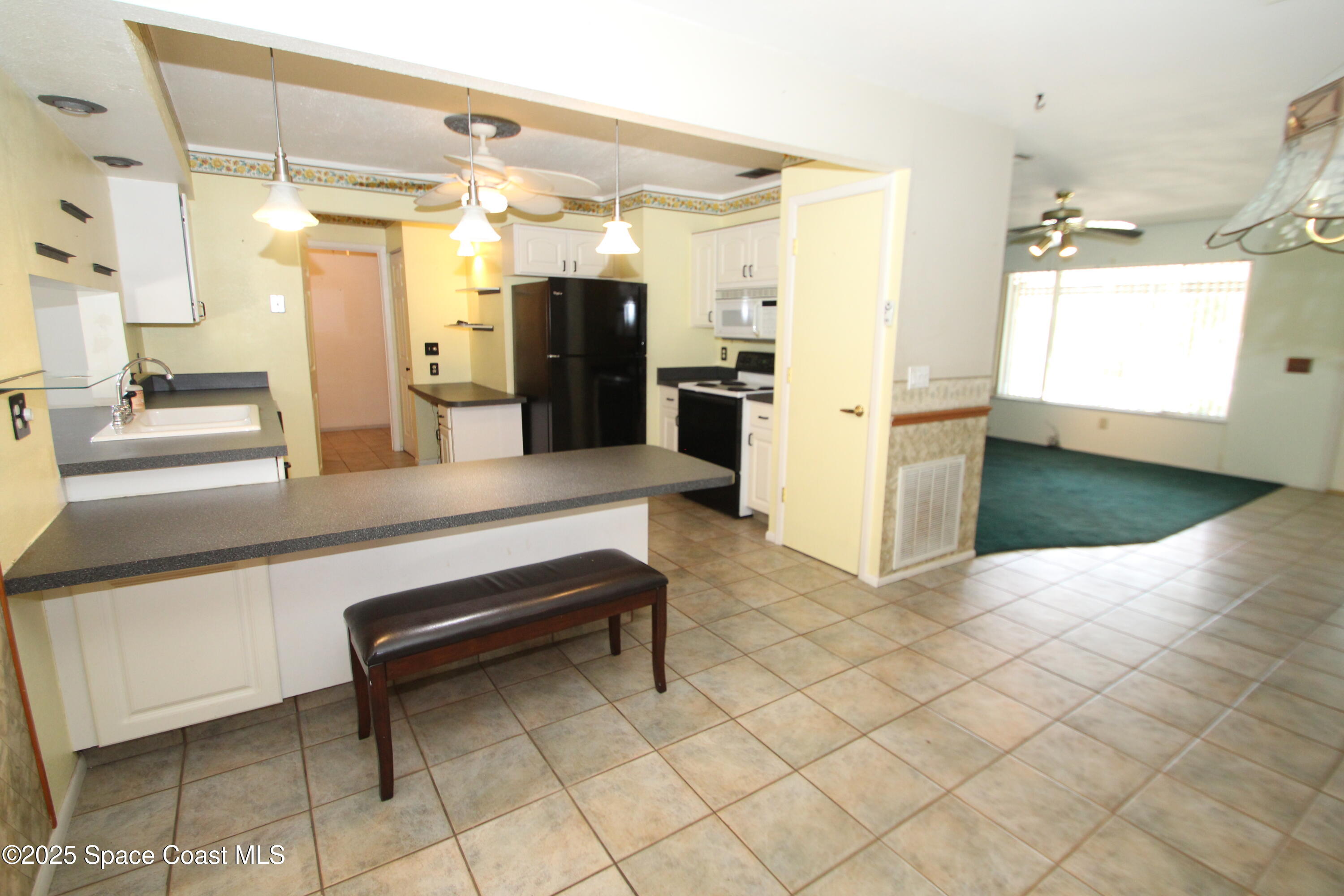 1252 Caspian Court NE