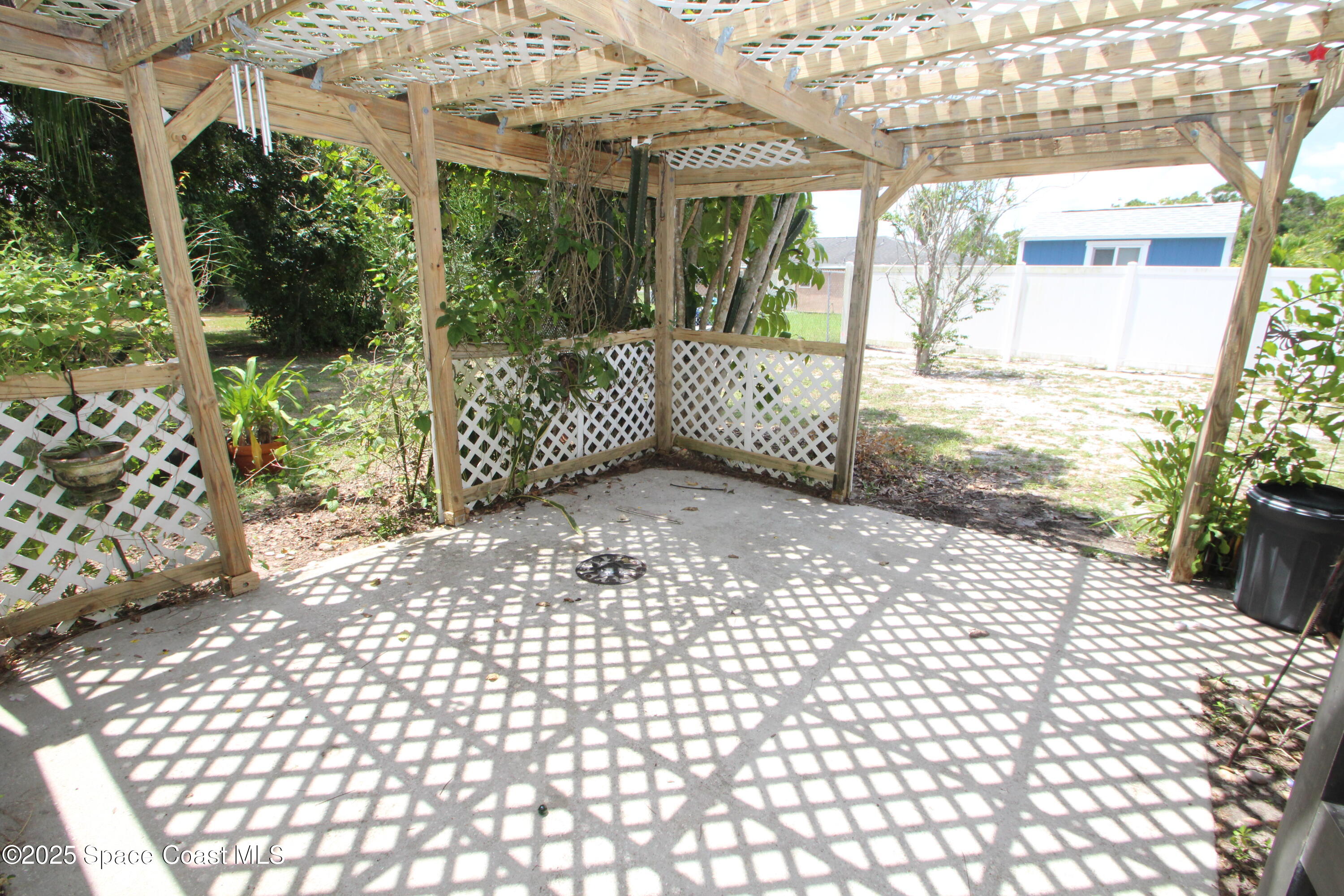 1252 Caspian Court NE