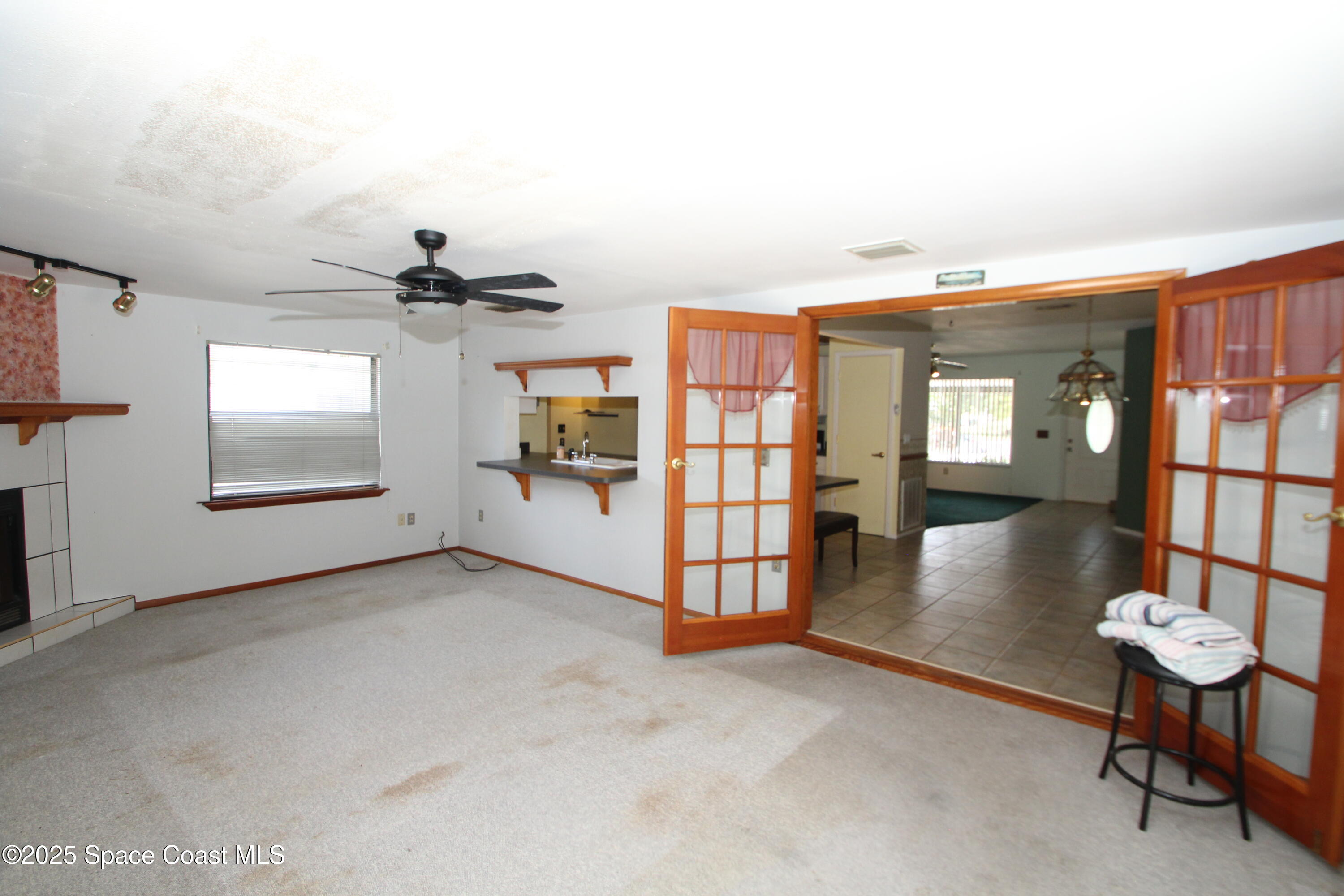 1252 Caspian Court NE