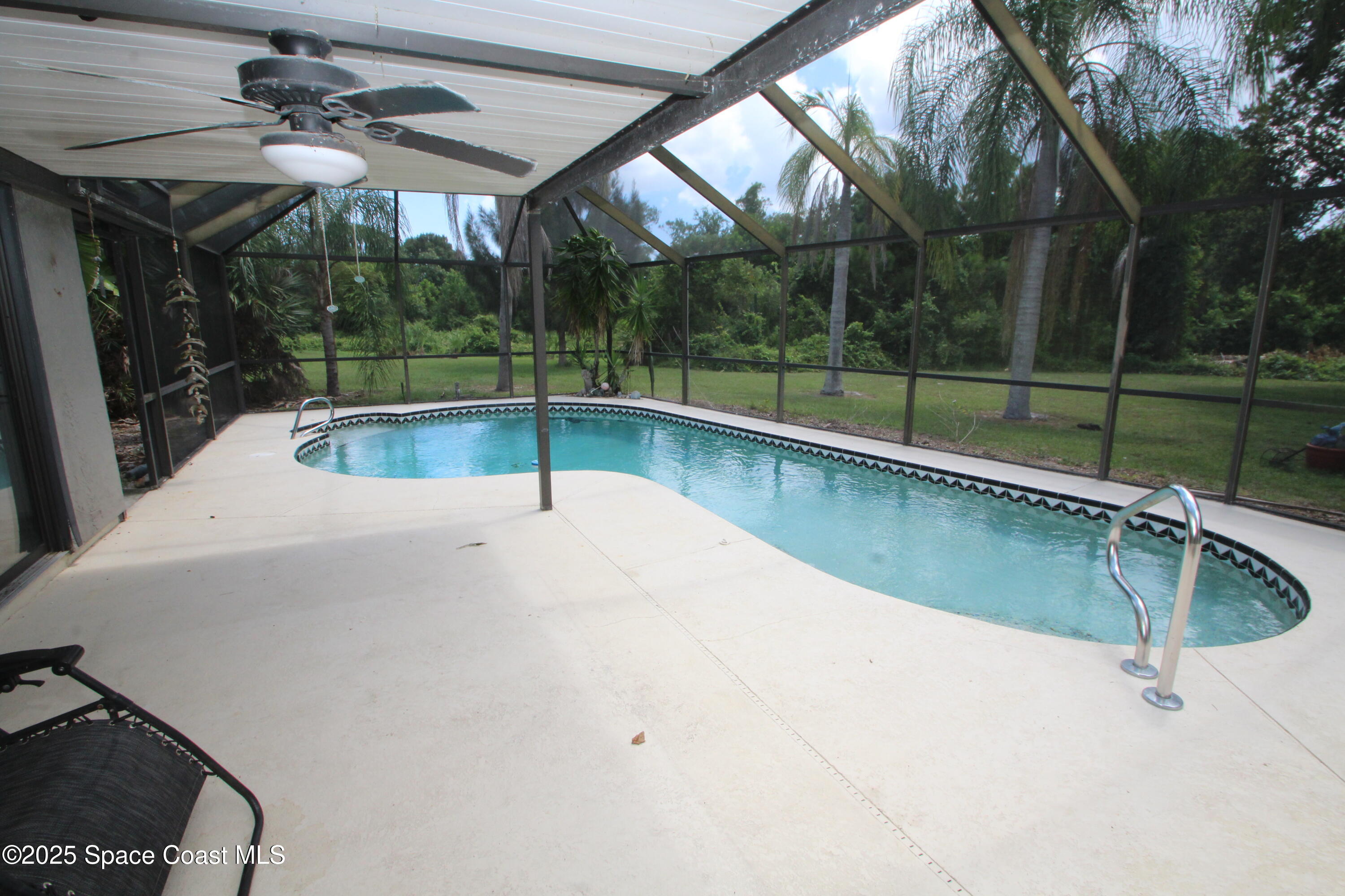 1252 Caspian Court NE