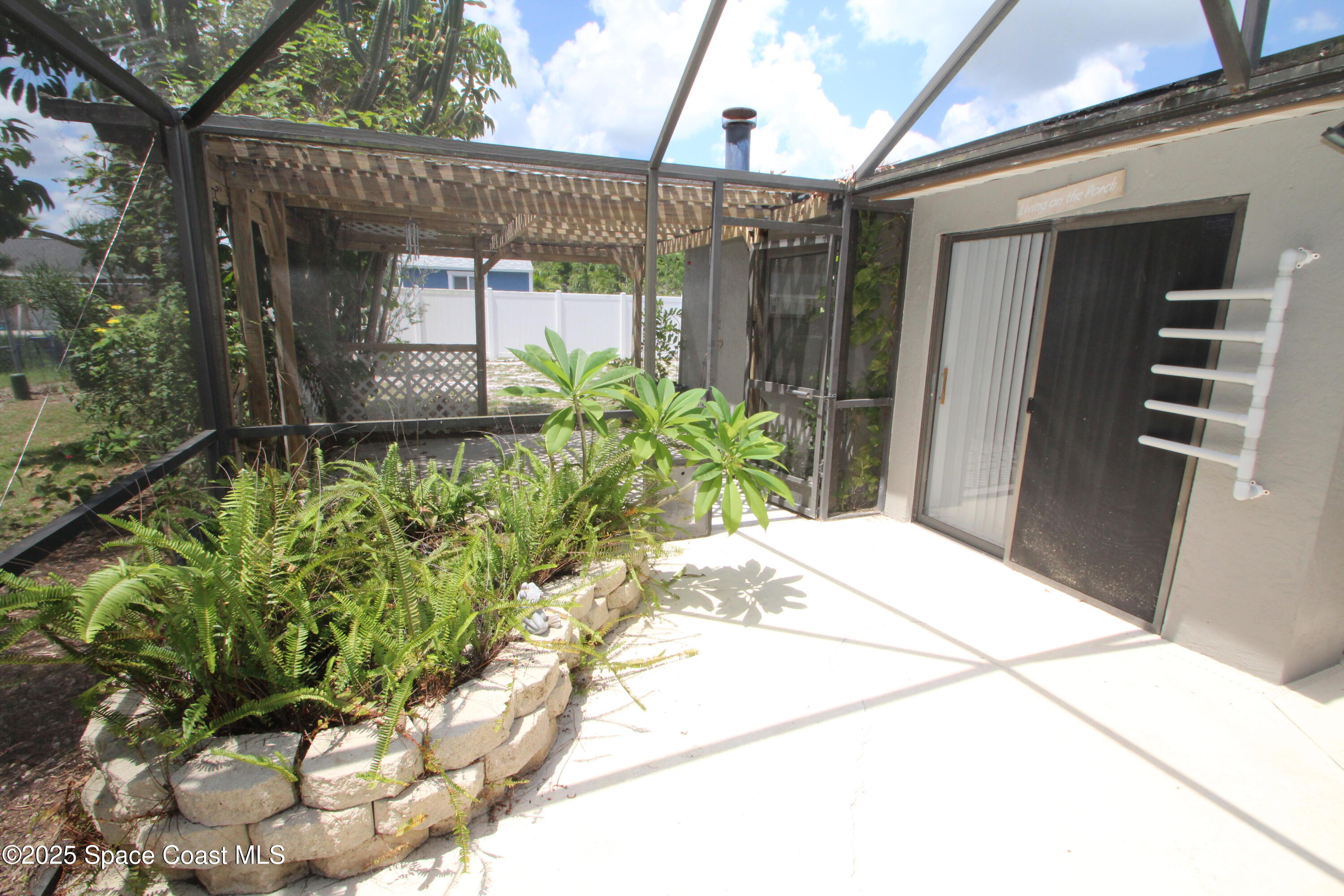 1252 Caspian Court NE