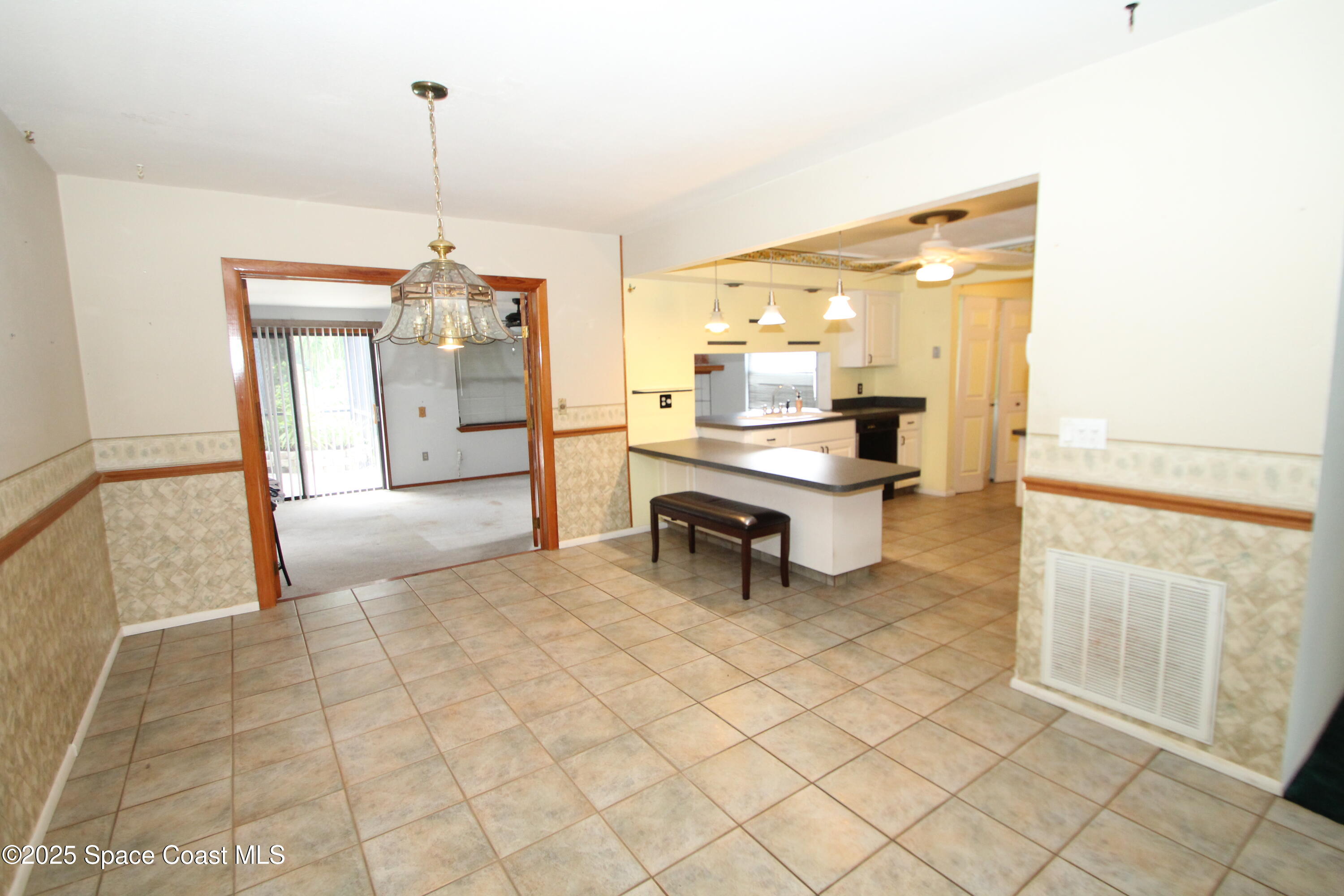 1252 Caspian Court NE