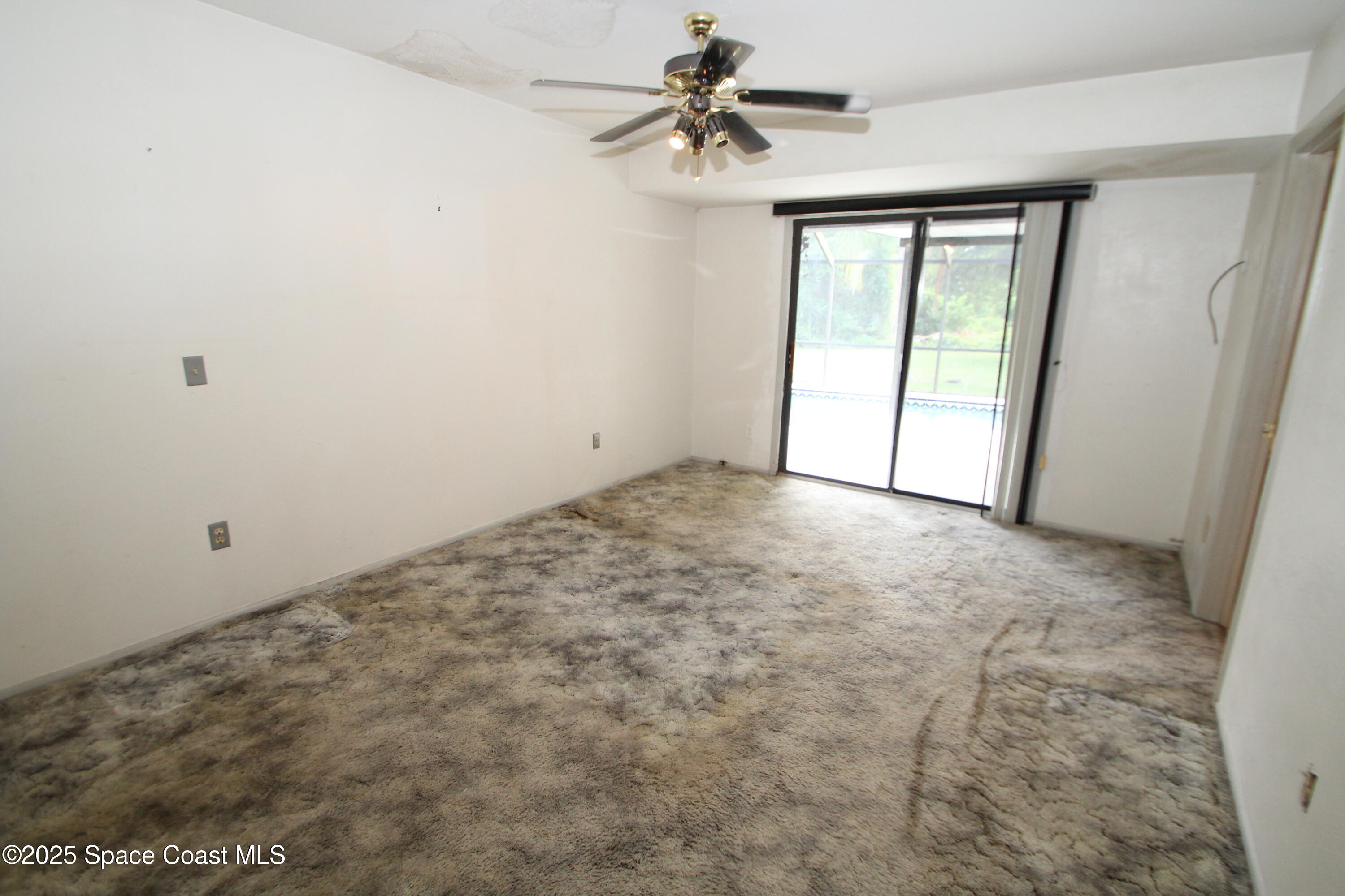 1252 Caspian Court NE