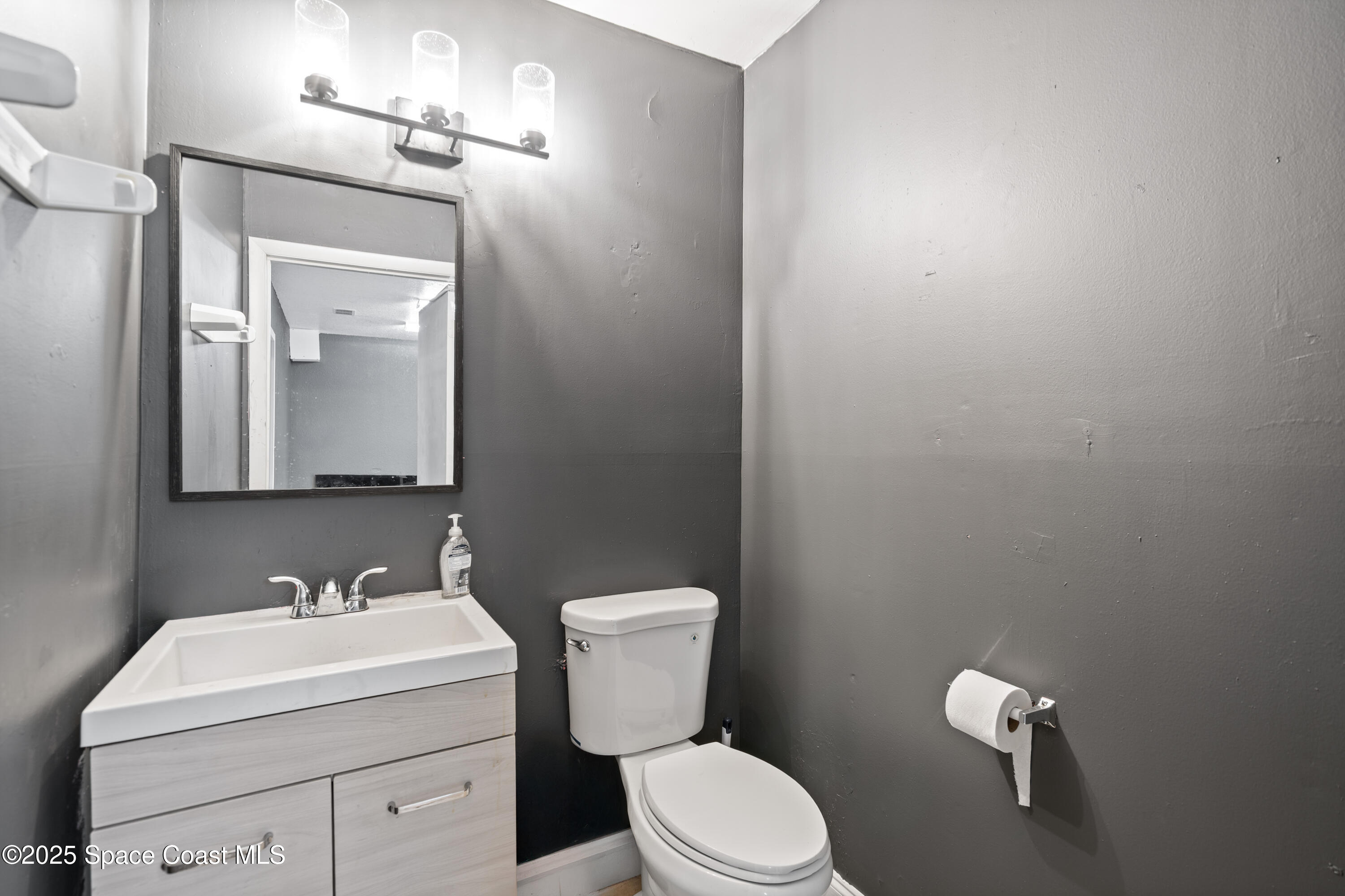 2855 Kirby Circle NE, 1