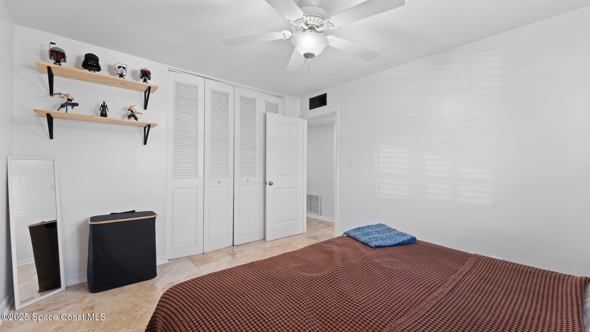 913 S Colonial Court, Unit B