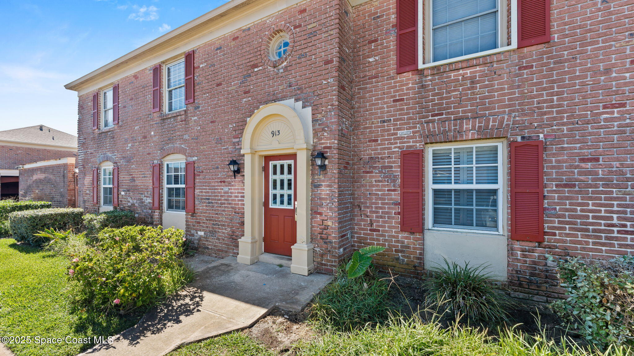 913 S Colonial Court, Unit B