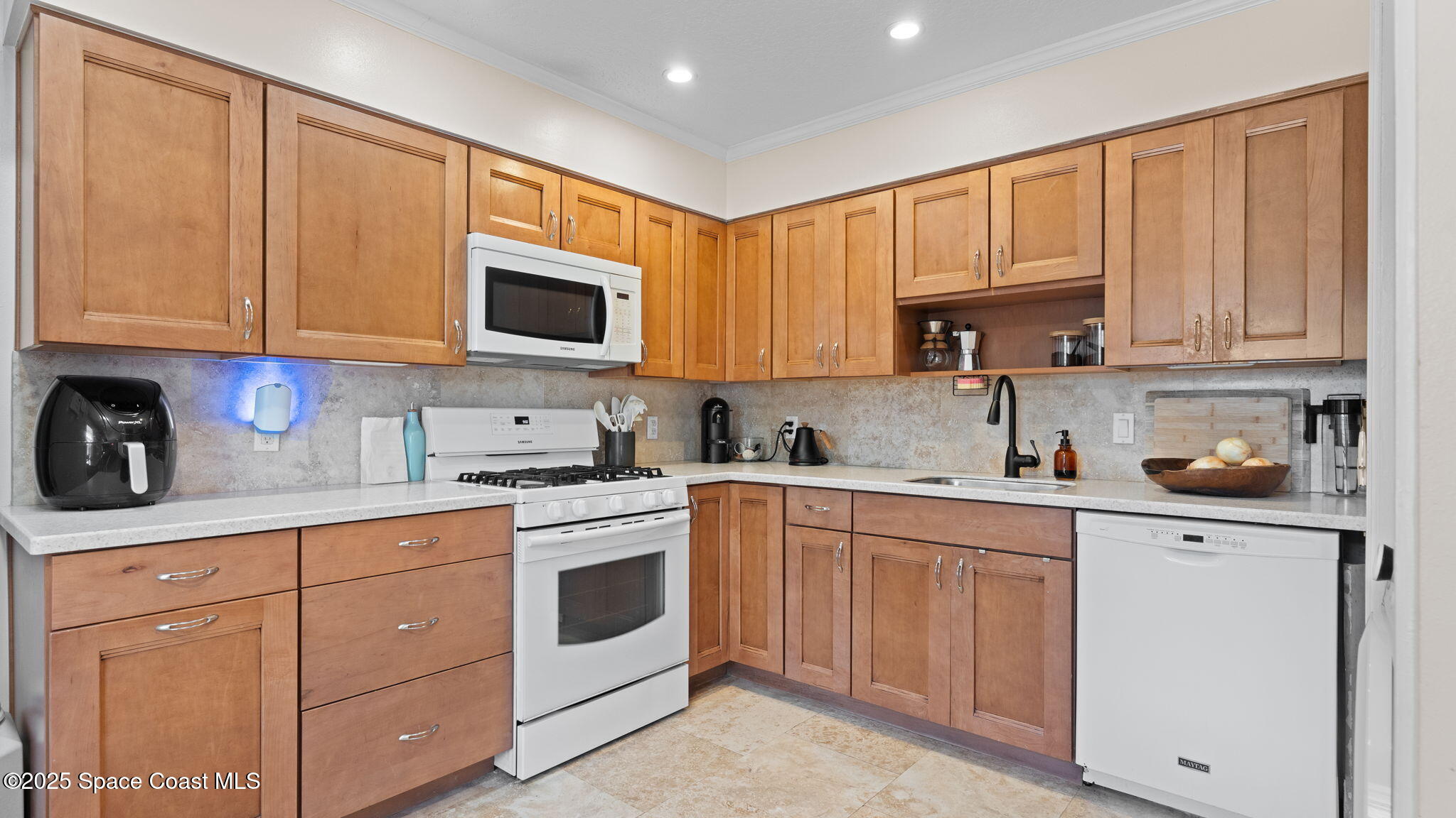913 S Colonial Court, Unit B