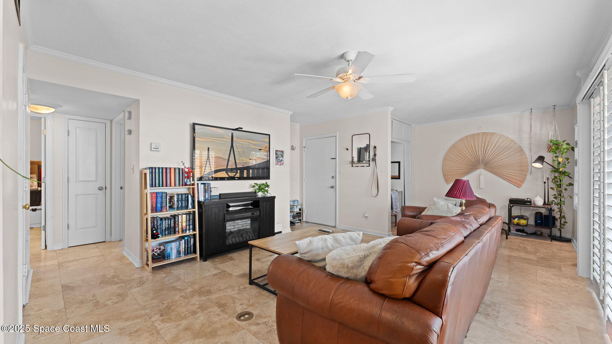 913 S Colonial Court, Unit B