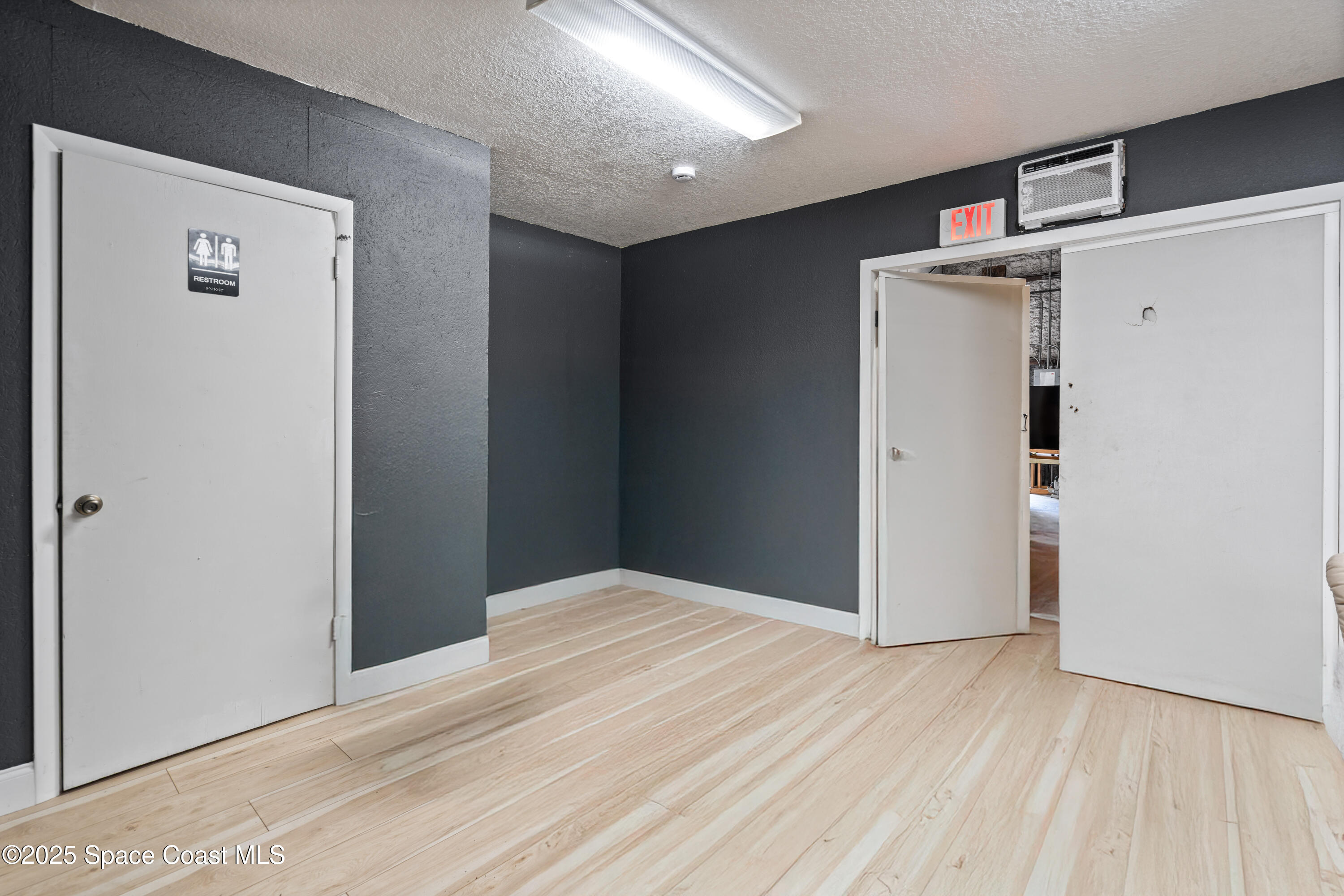 2855 Kirby Circle NE, 1