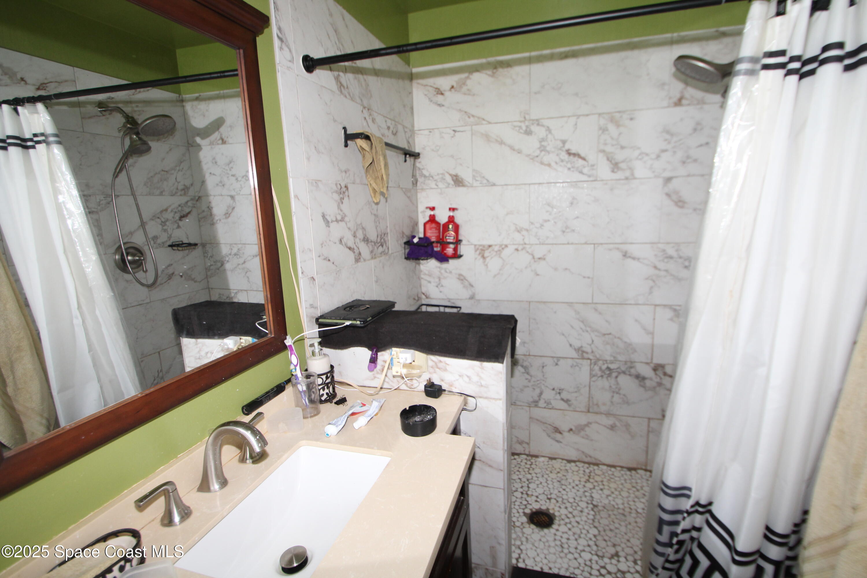 1199 Venus Street SE