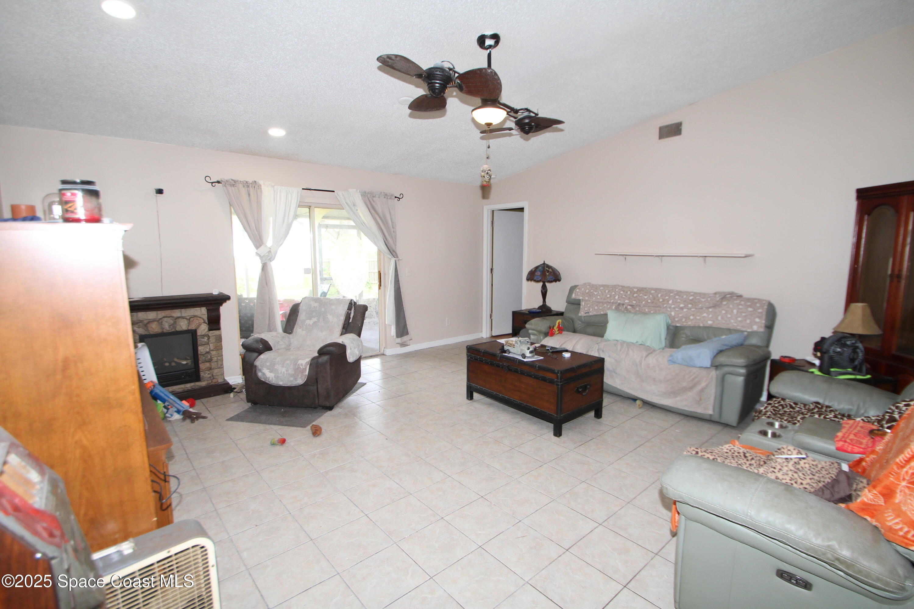 1199 Venus Street SE