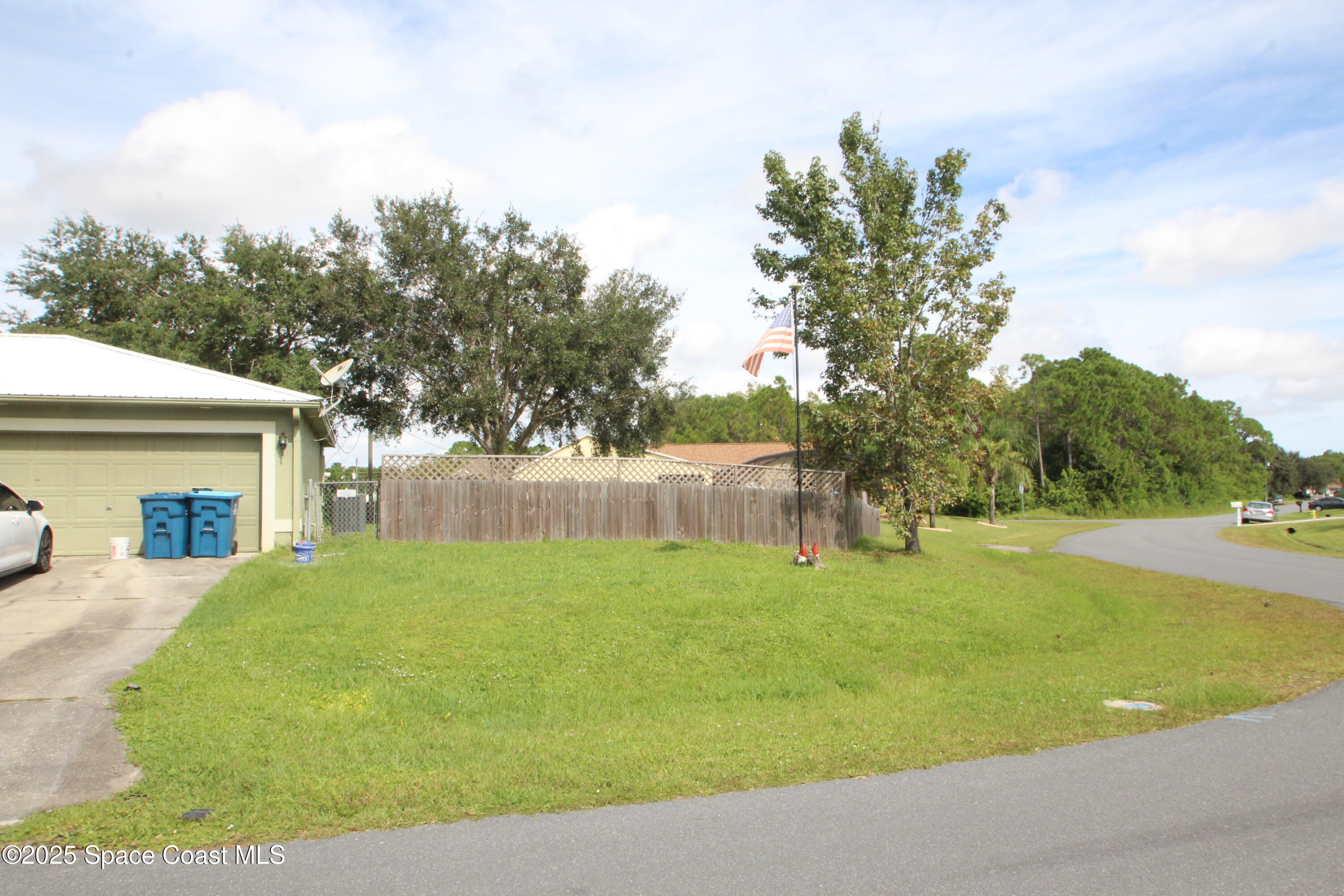 1199 Venus Street SE