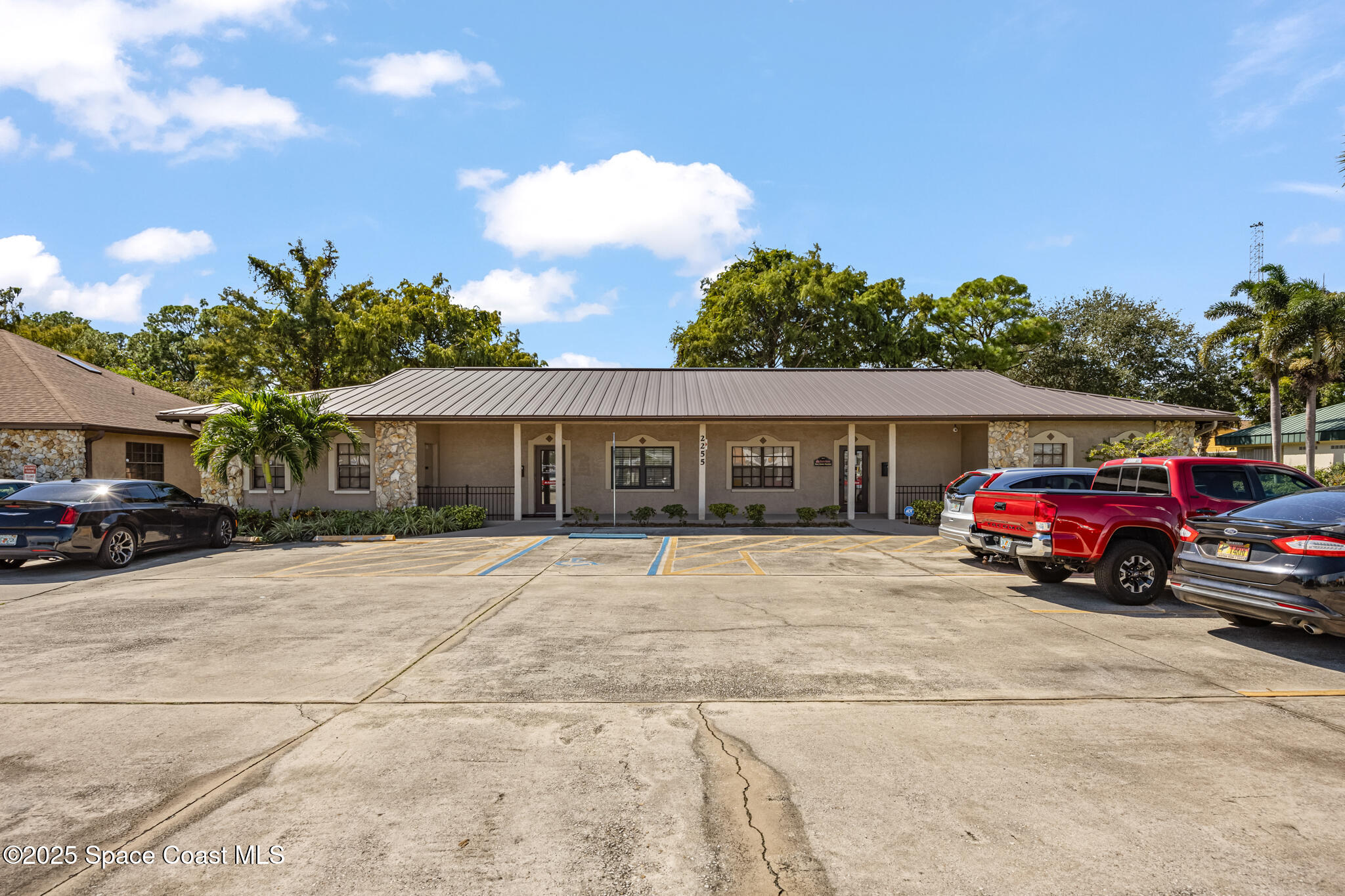 2255 N Courtenay Parkway, 1