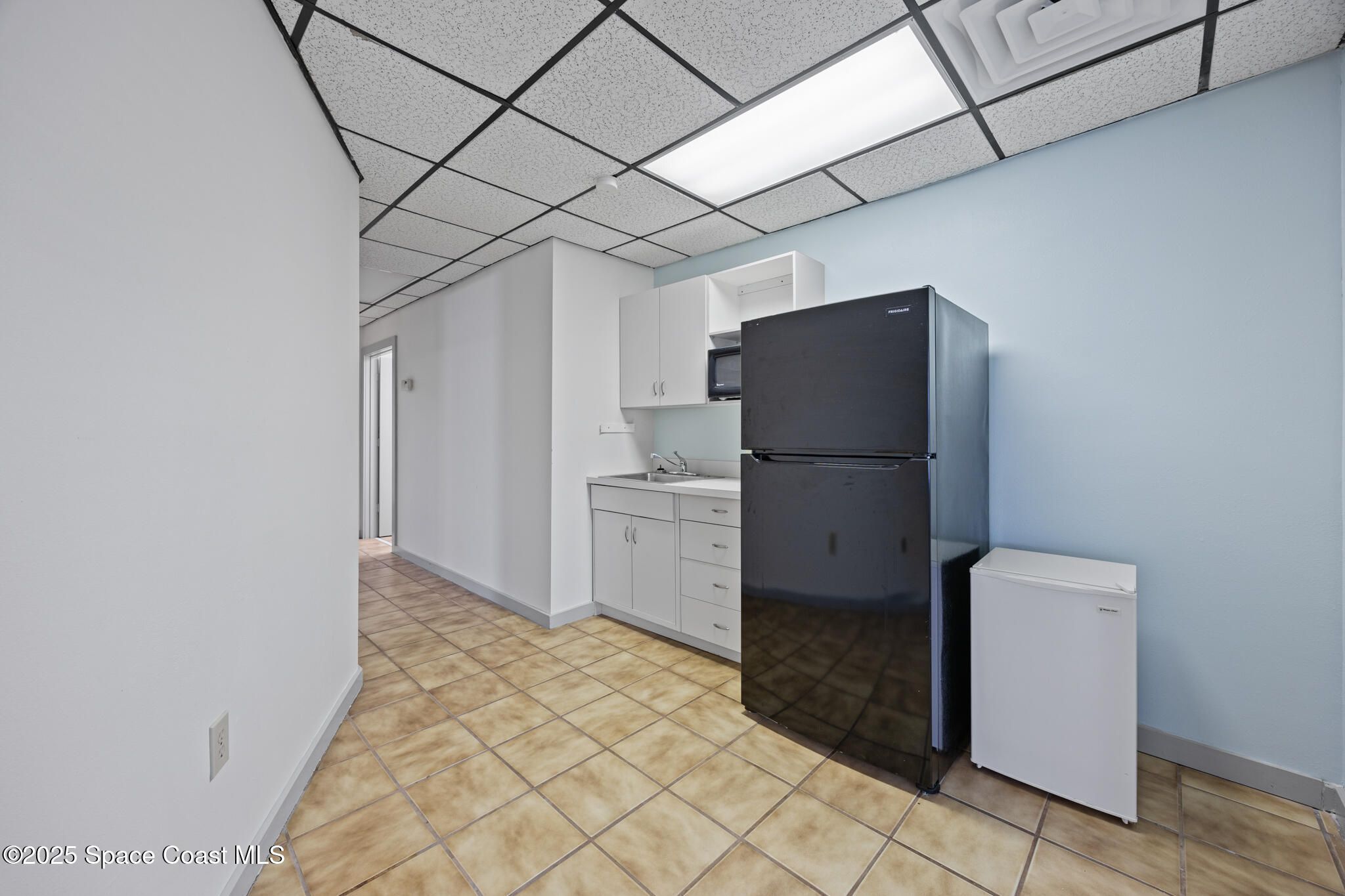 2255 N Courtenay Parkway, 1