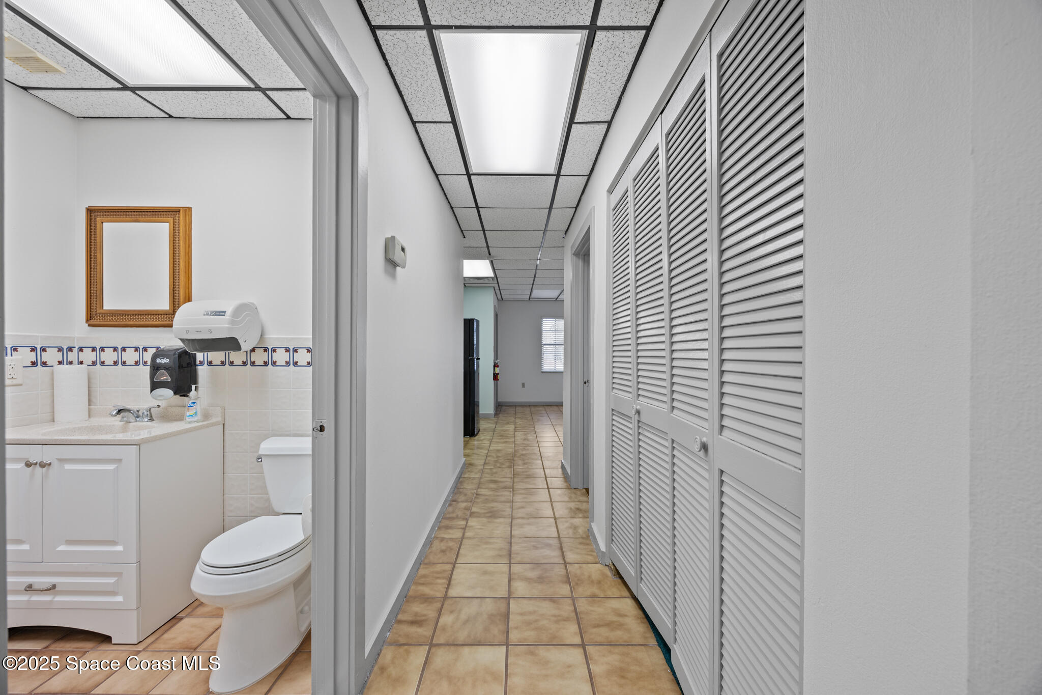 2255 N Courtenay Parkway, 1