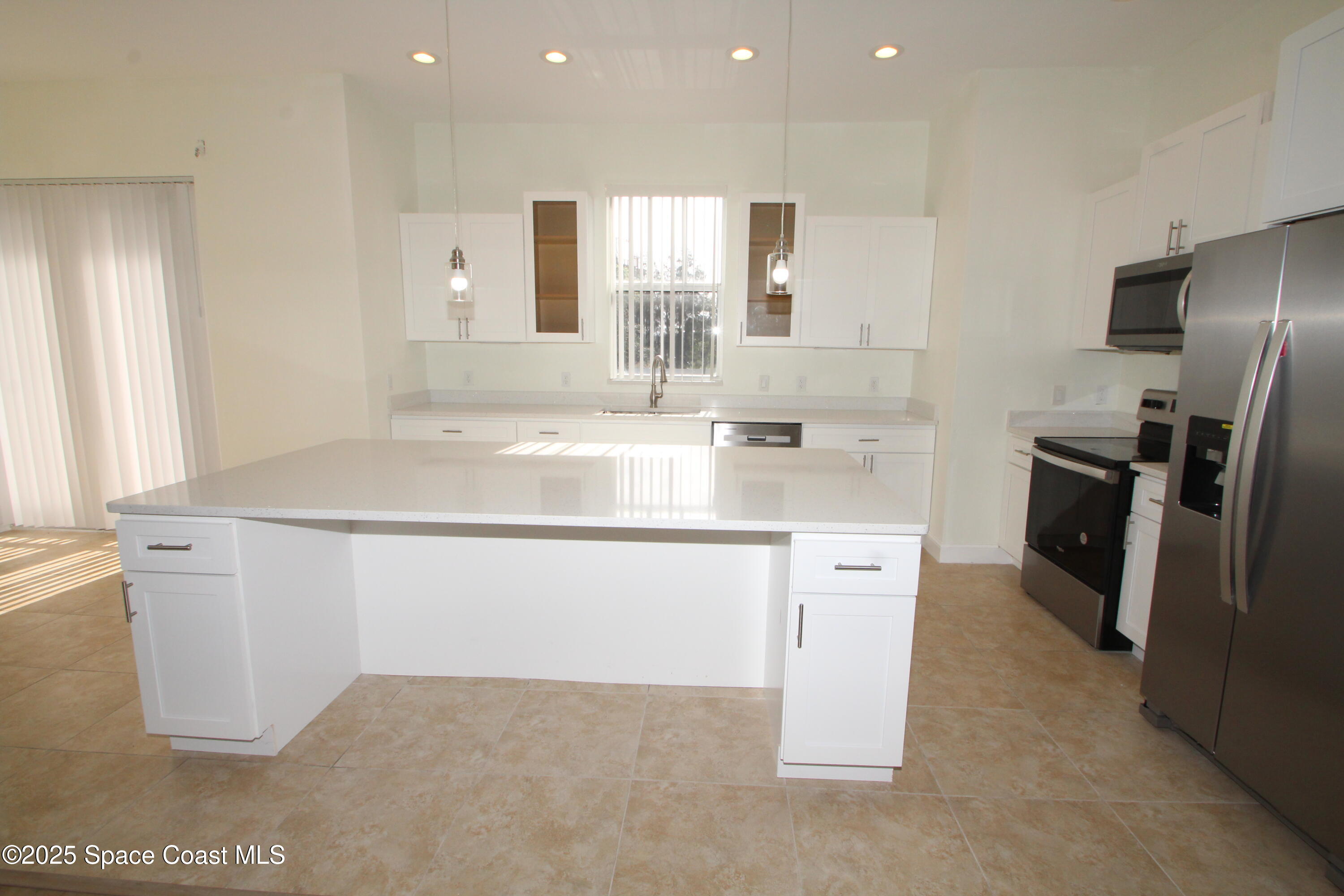 890 Vignoles Avenue NE, 3