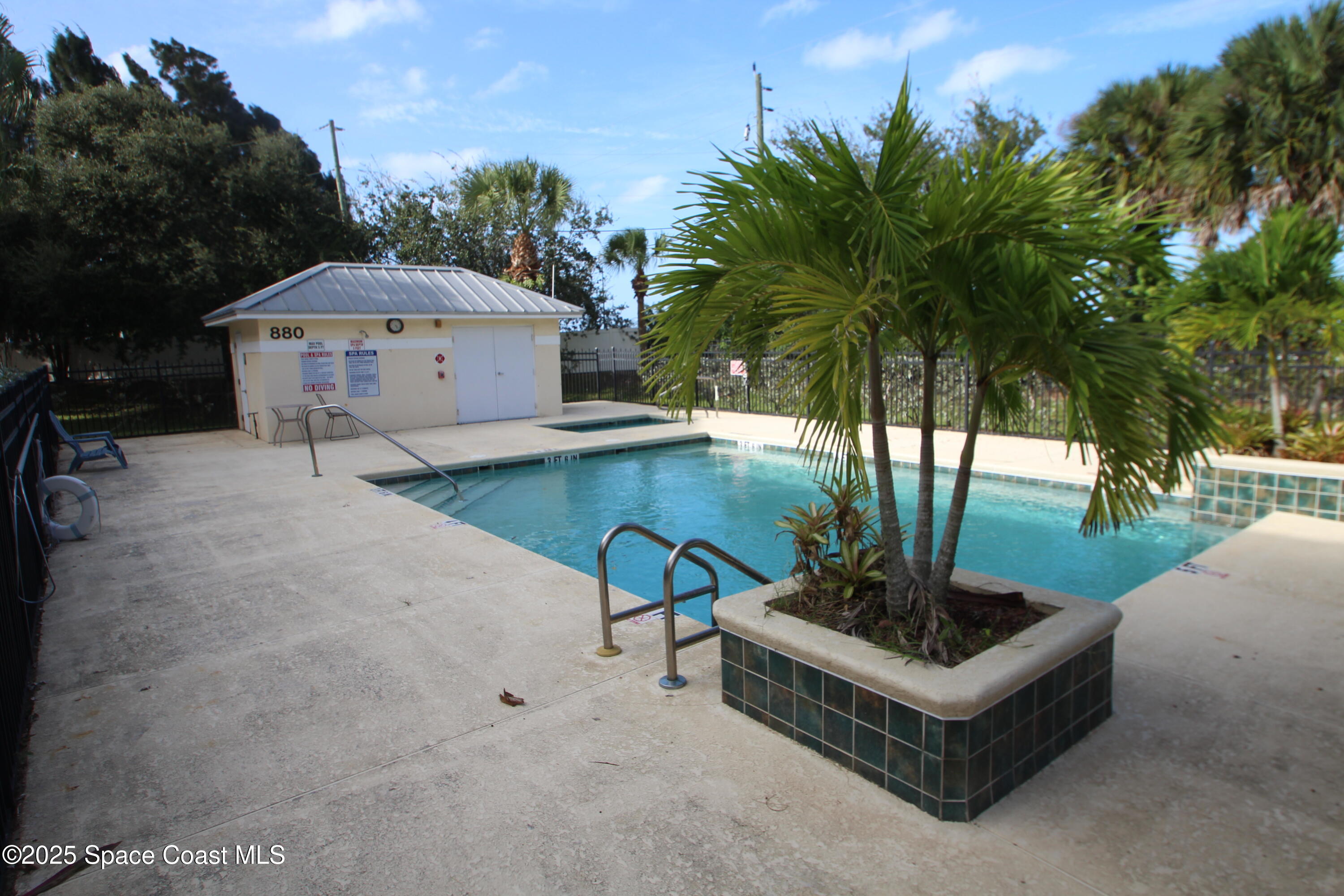 890 Vignoles Avenue NE, 3