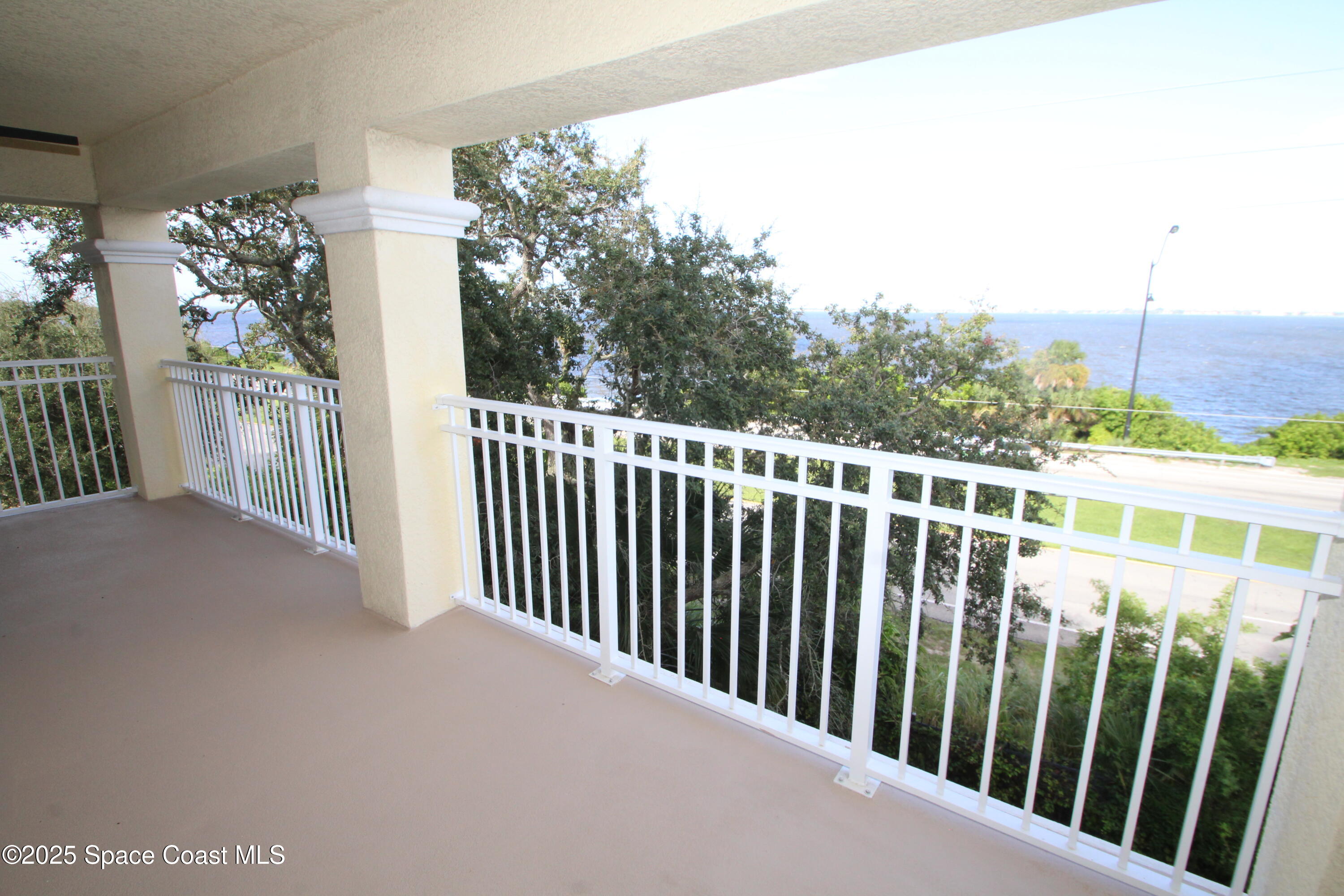 890 Vignoles Avenue NE, 3