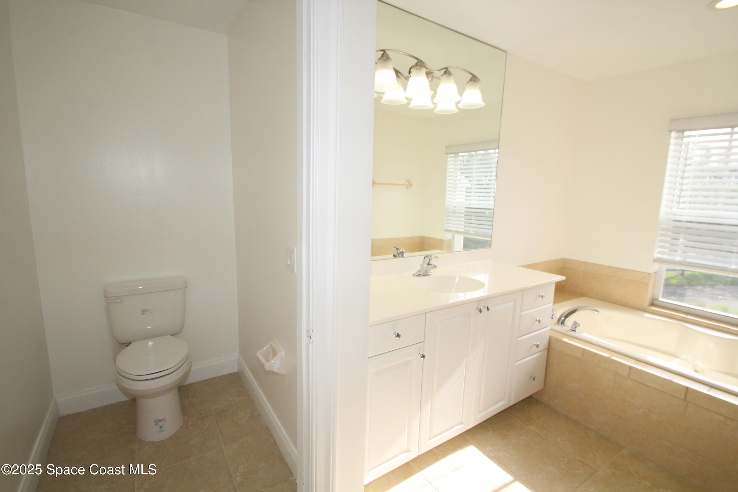 890 Vignoles Avenue NE, 3