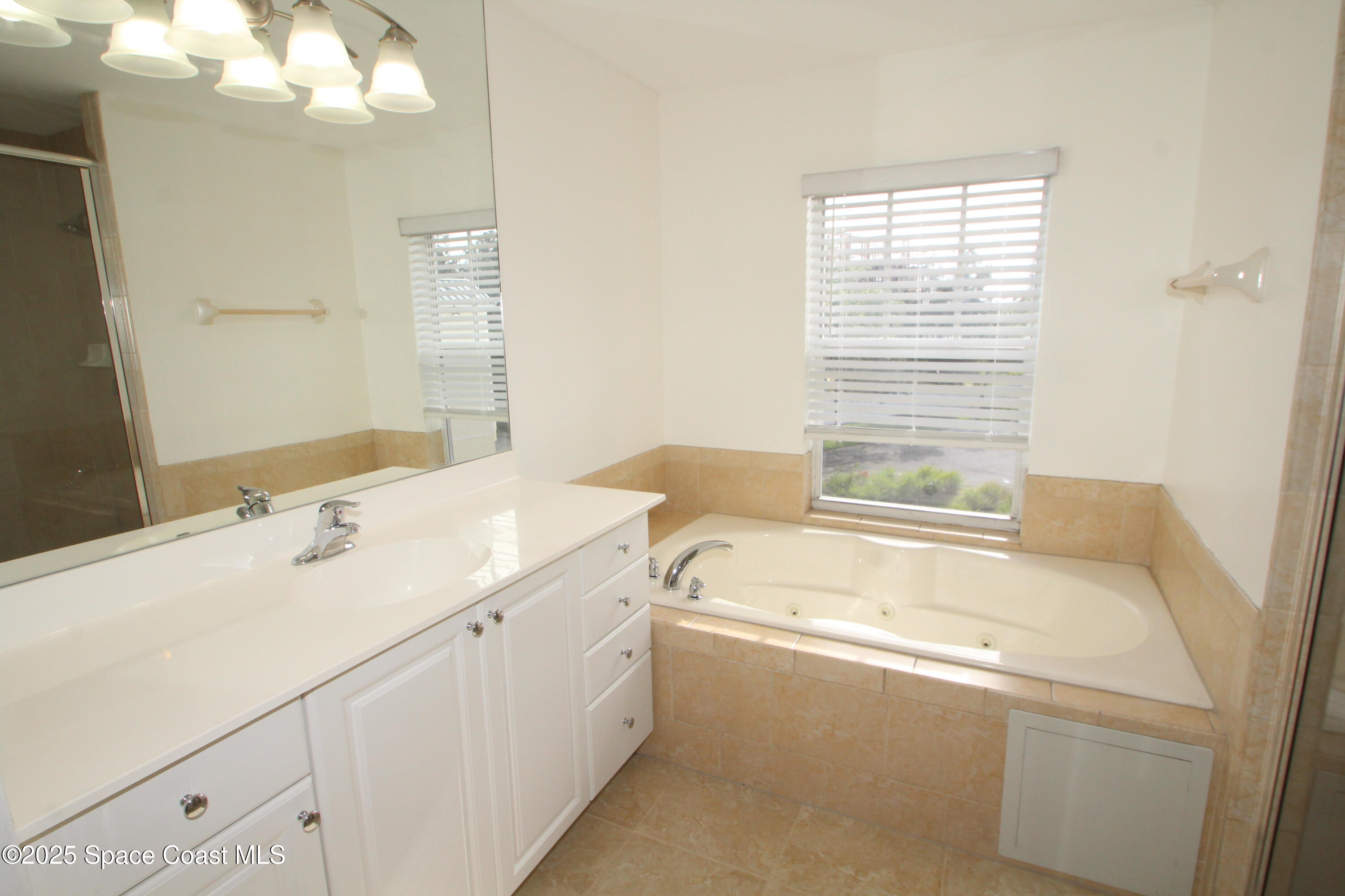 890 Vignoles Avenue NE, 3