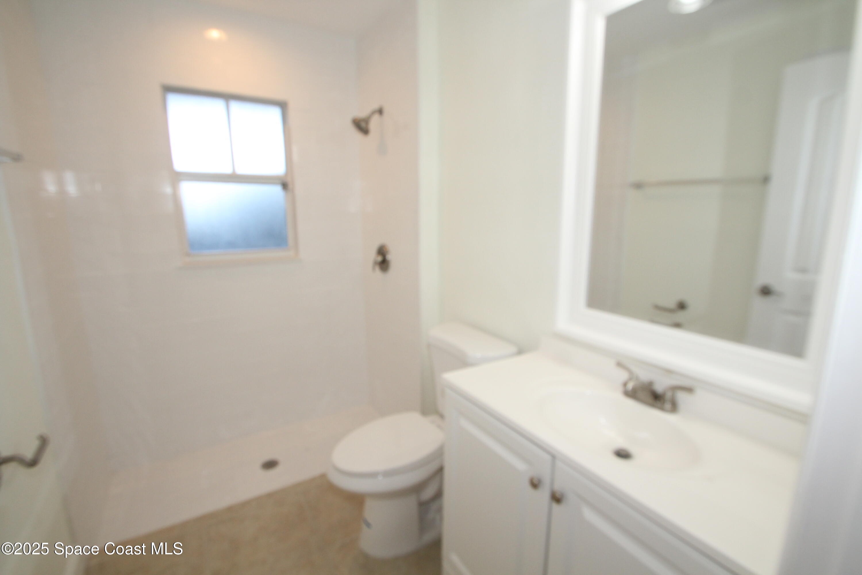 890 Vignoles Avenue NE, 3