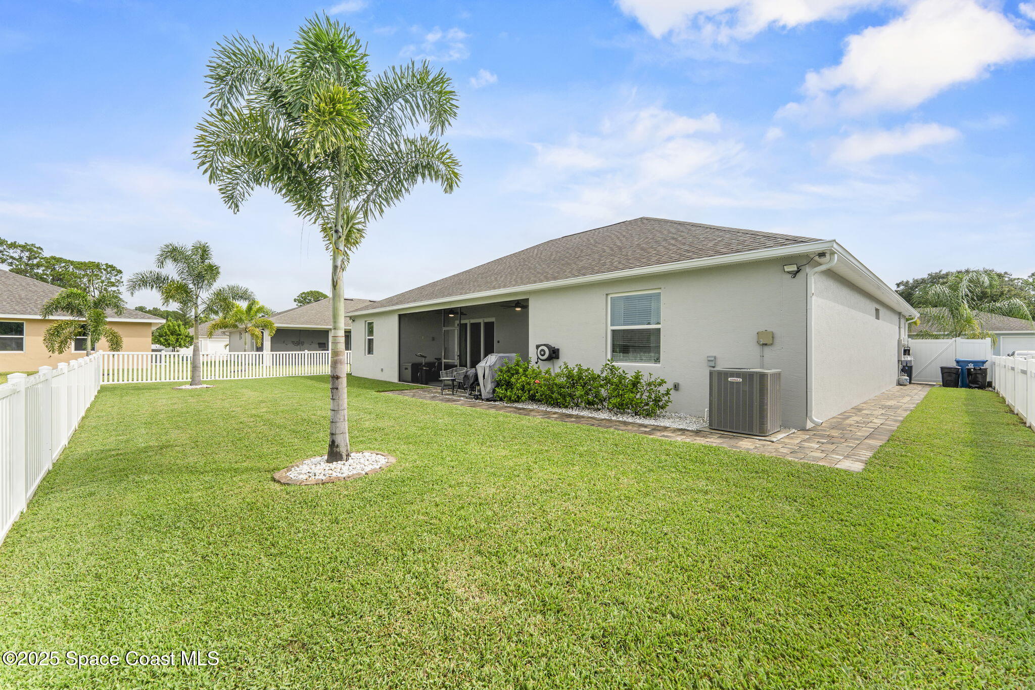 1085 E Captiva Island Circle SW