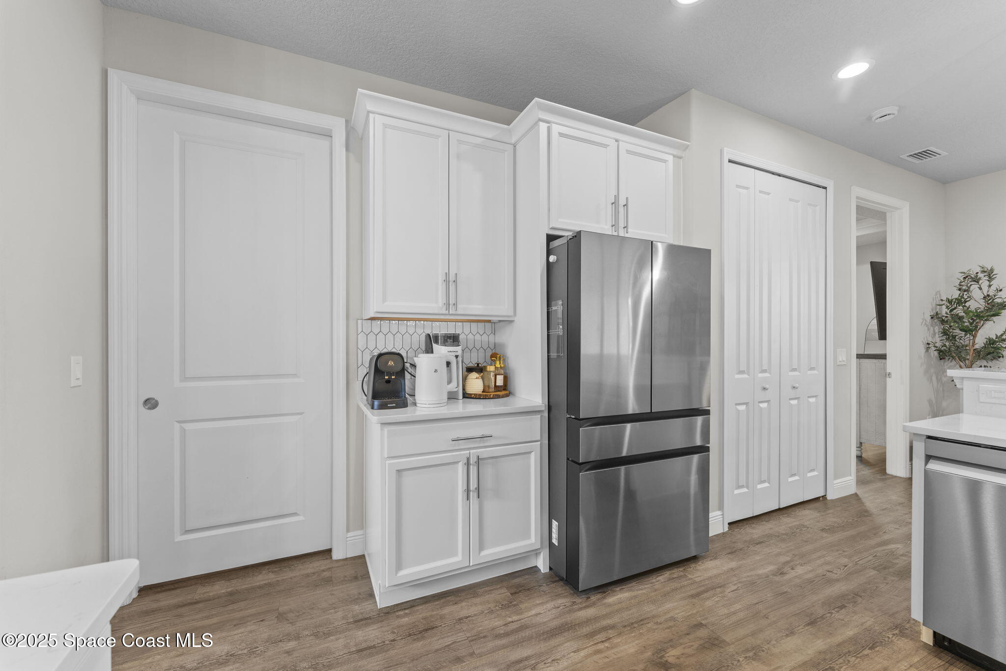 1085 E Captiva Island Circle SW