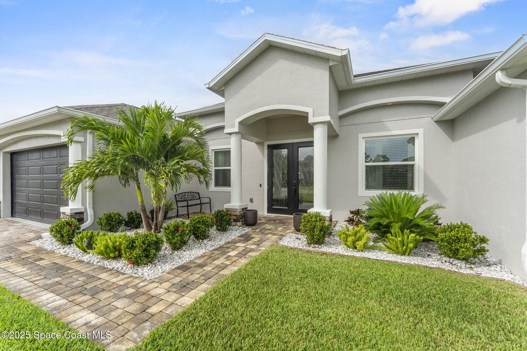 1085 E Captiva Island Circle SW