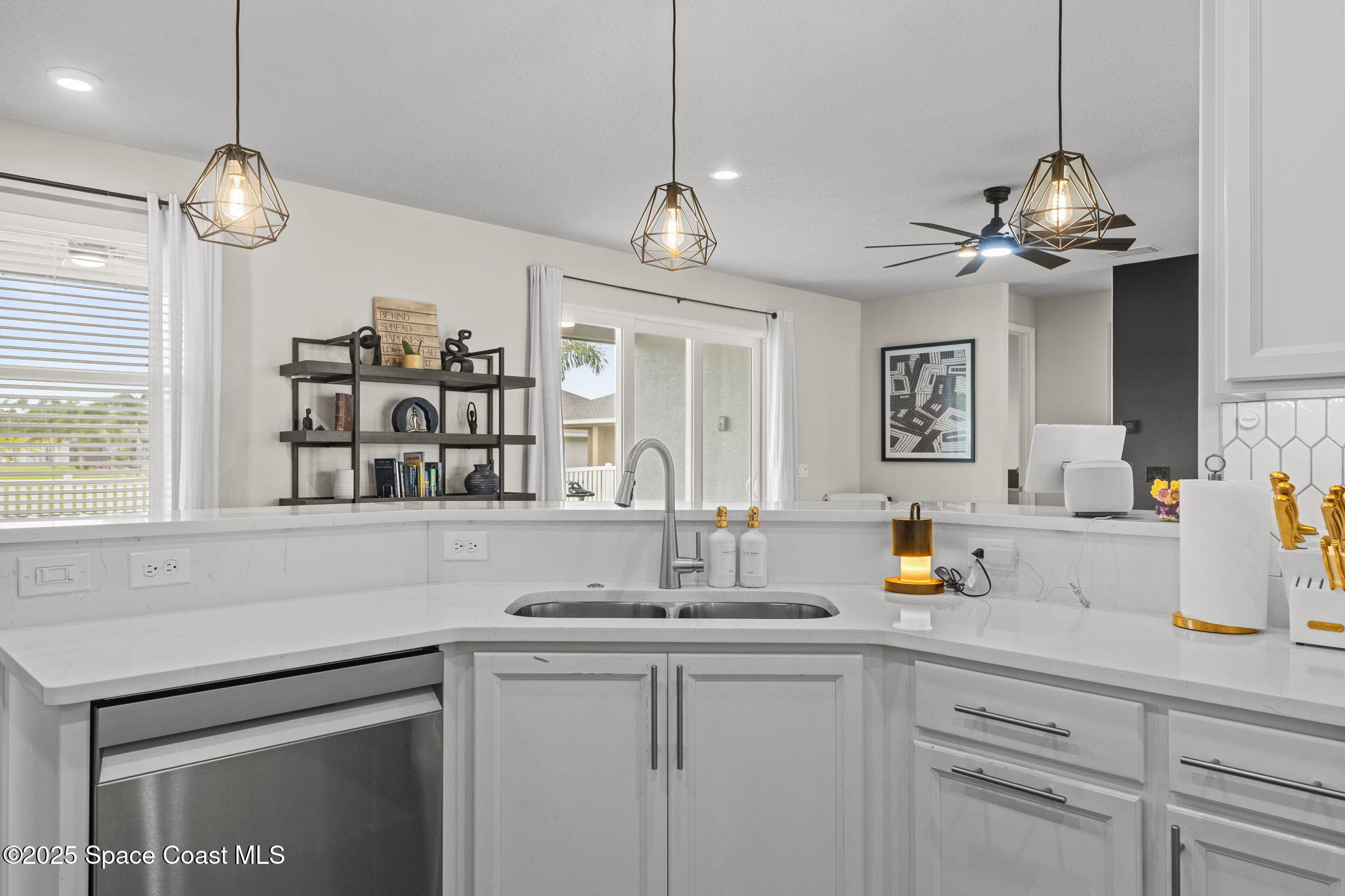 1085 E Captiva Island Circle SW