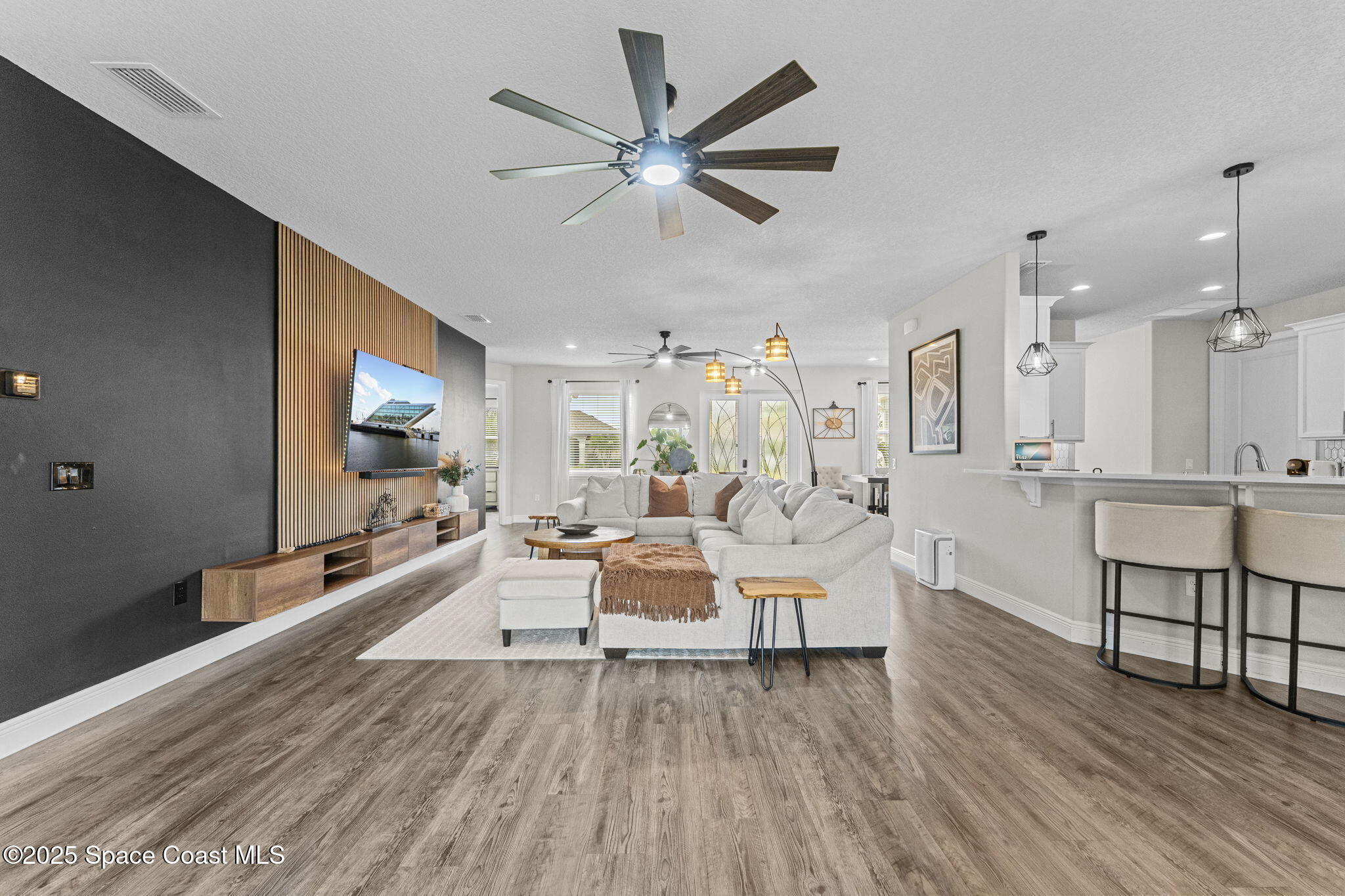 1085 E Captiva Island Circle SW
