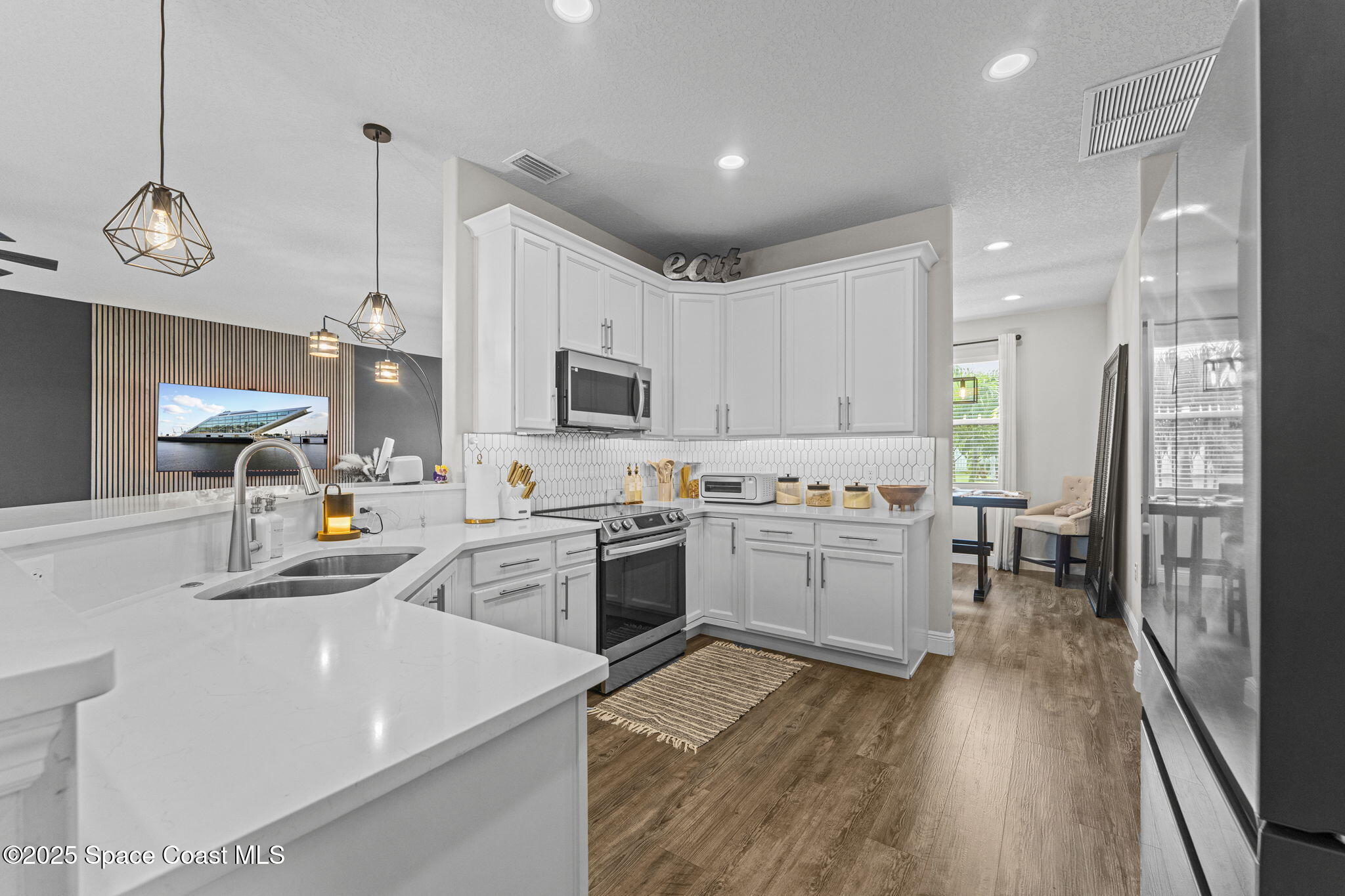 1085 E Captiva Island Circle SW