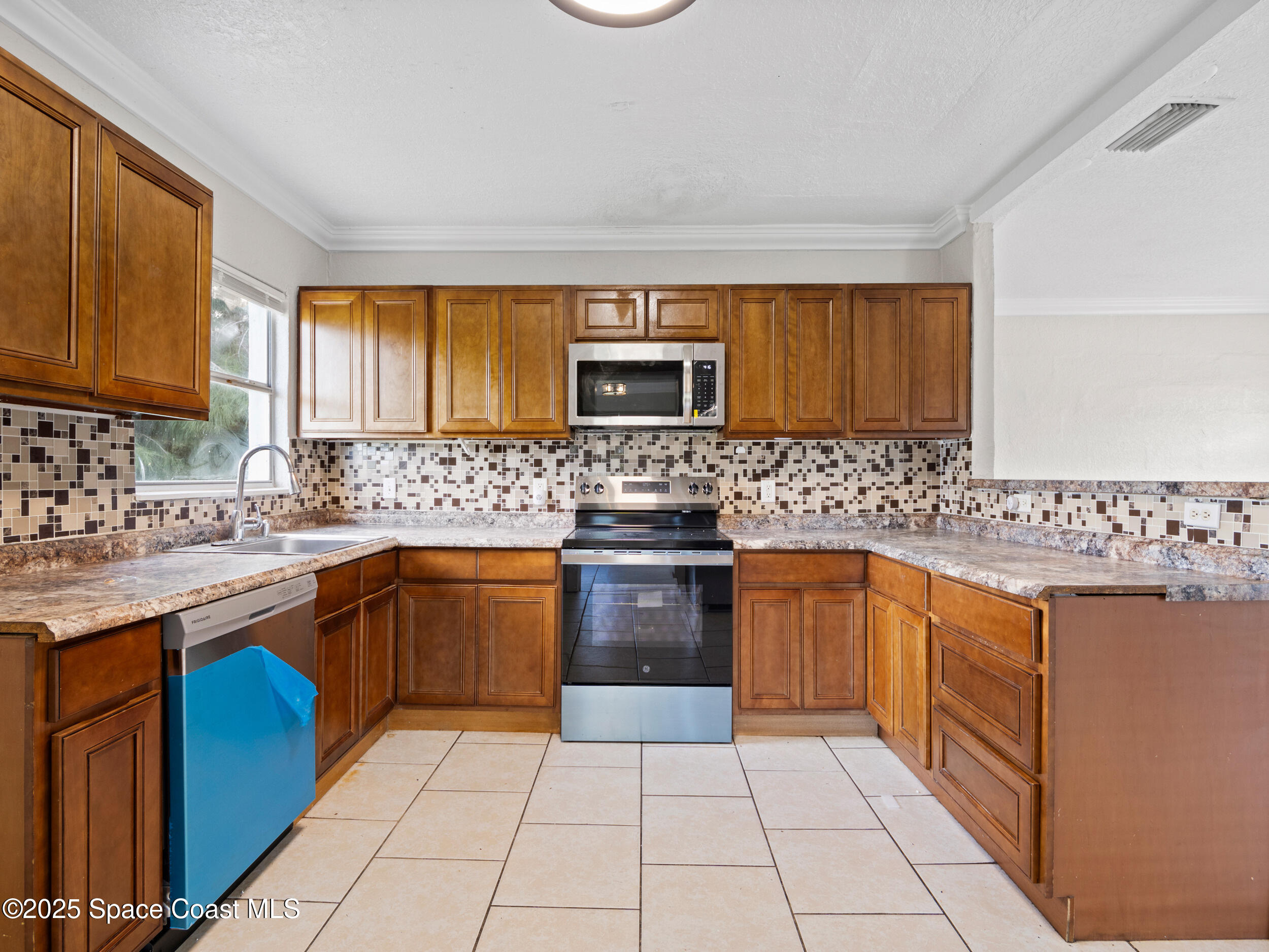 2870 Glassner Avenue NE