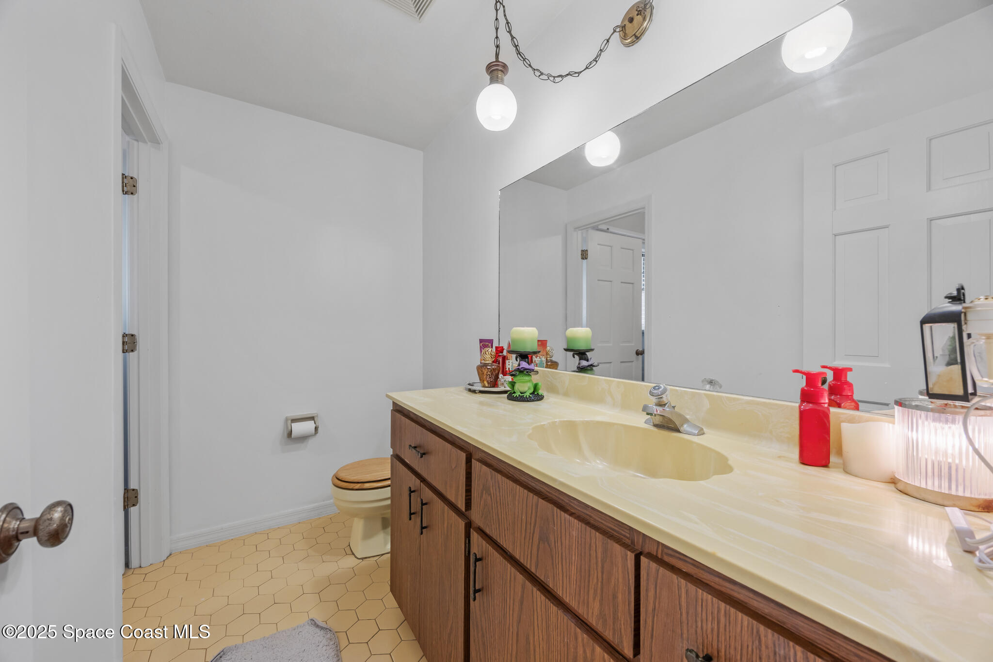 6885 Orchid Tree Drive