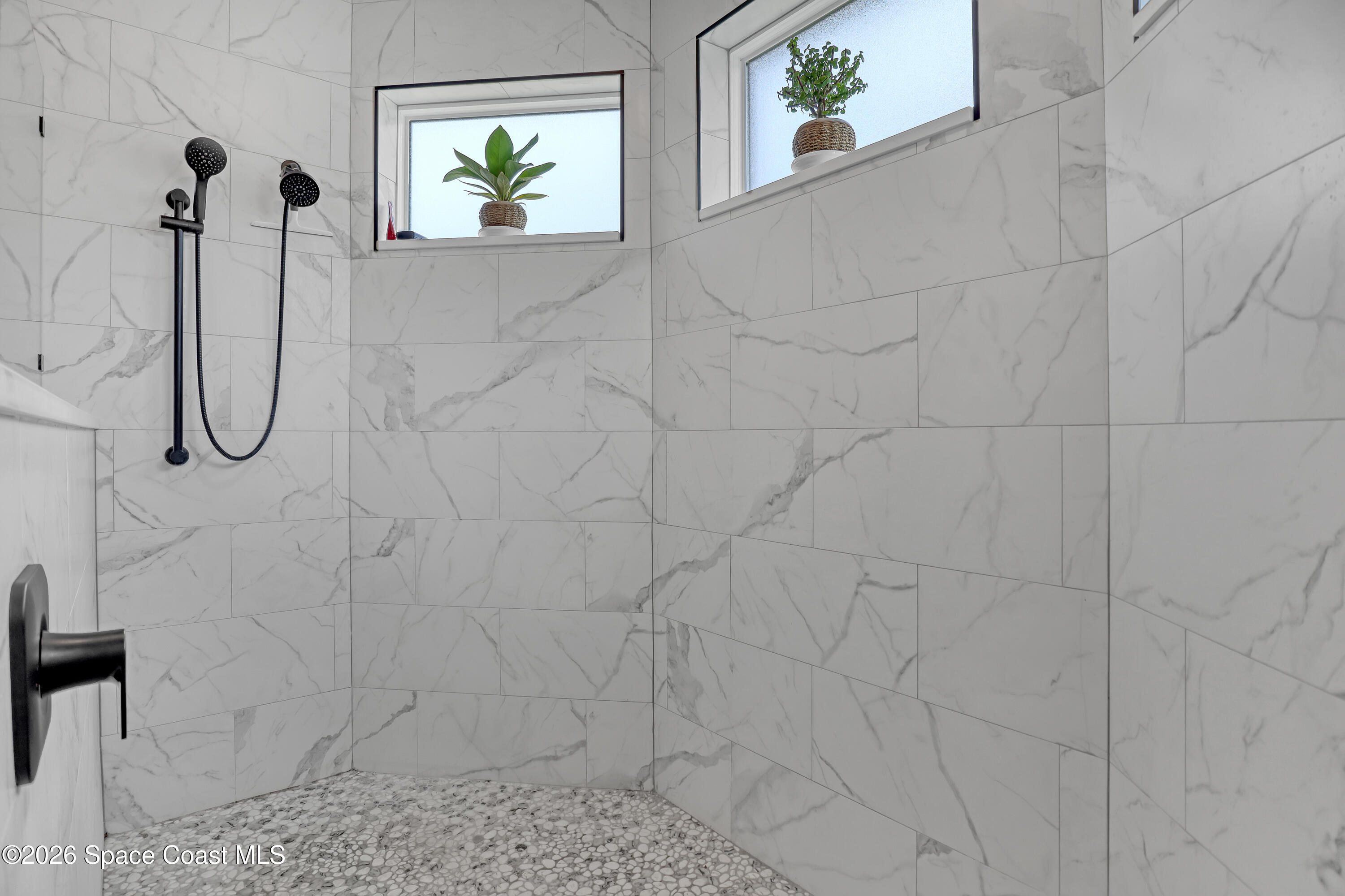 1837 Market Circle NE