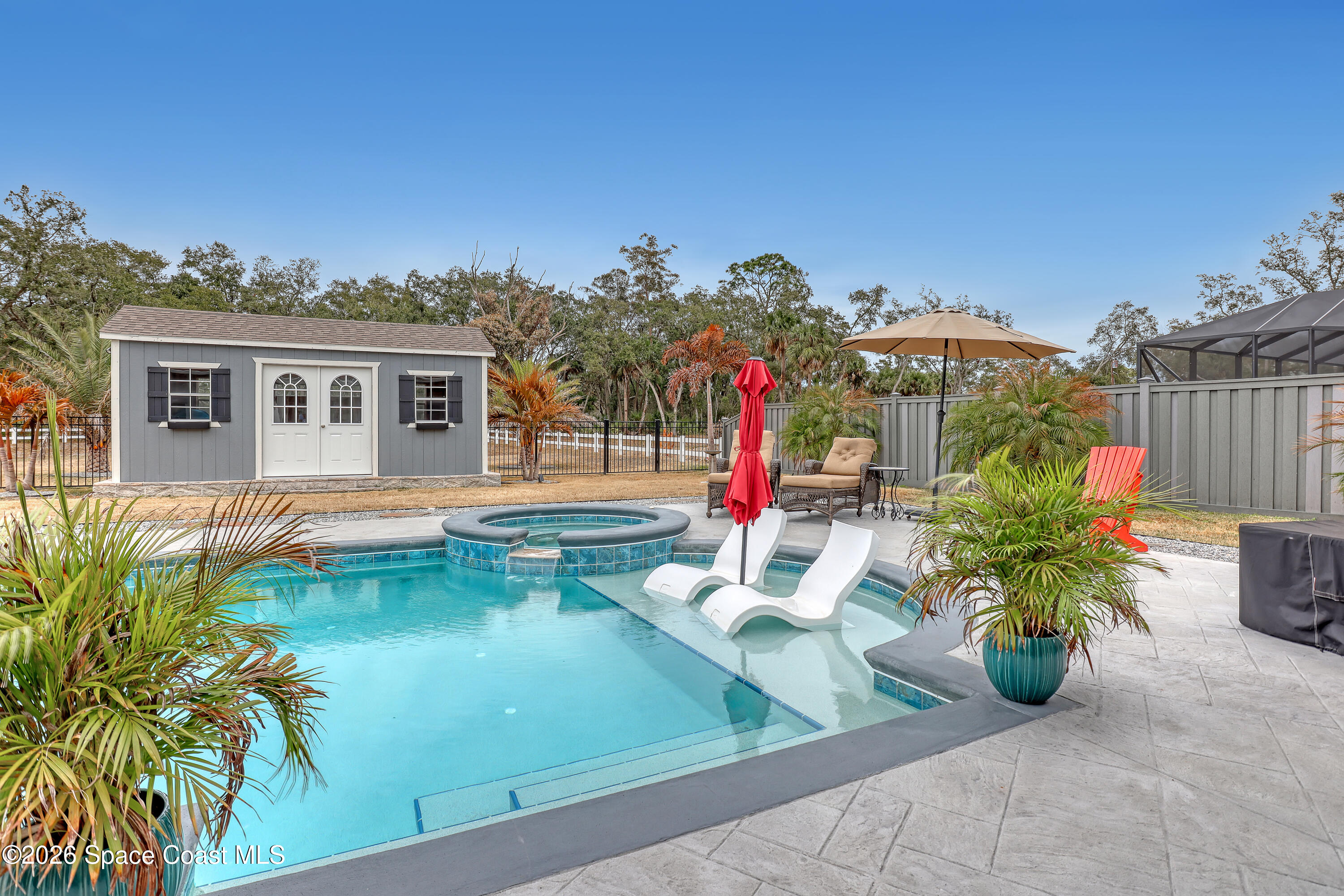 1837 Market Circle NE