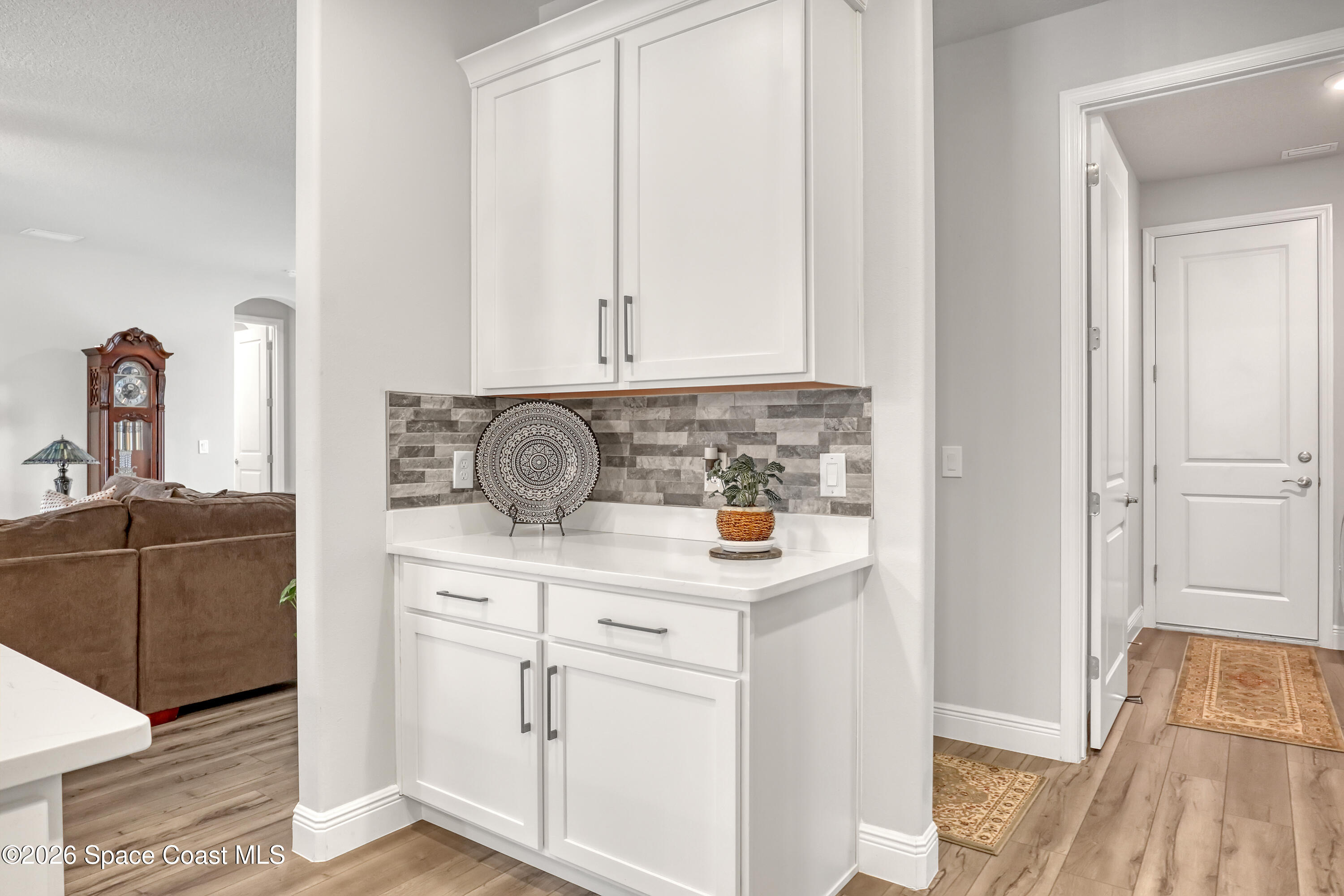 1837 Market Circle NE