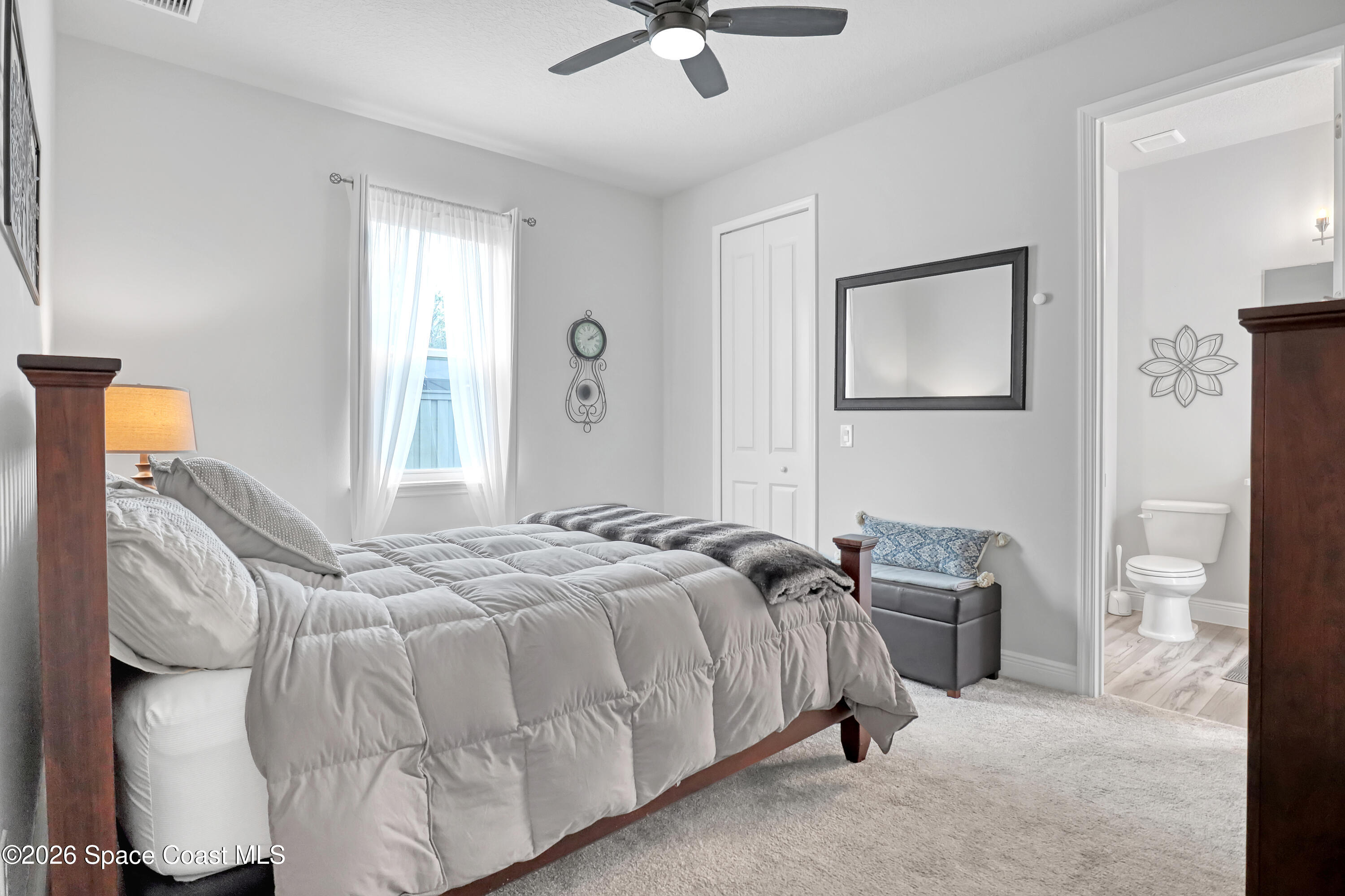 1837 Market Circle NE